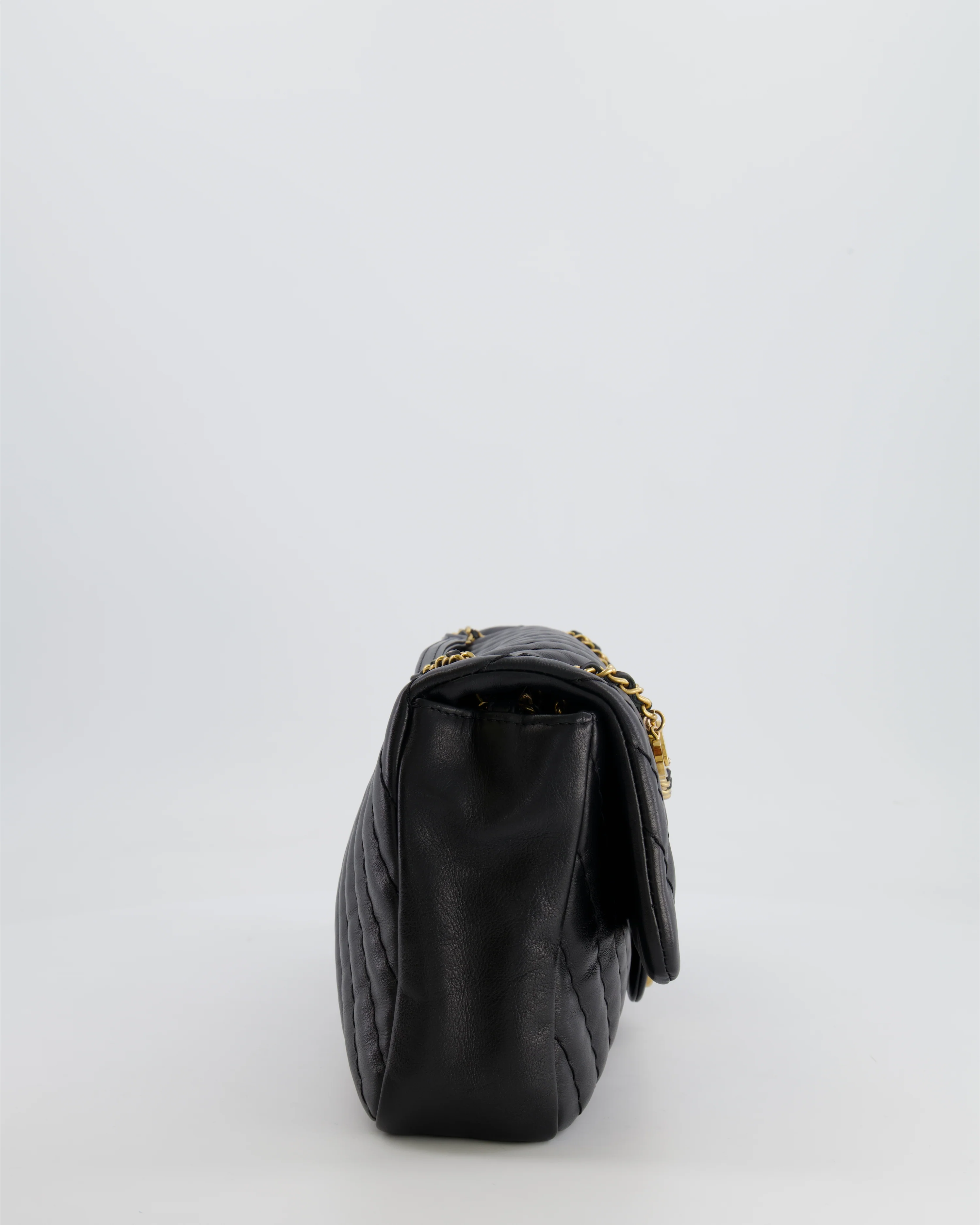 Chanel Black Large Single Flap Bag in Chevron Lambskin Leather with Gold Hardware and CC Medallion Detail - Image 7