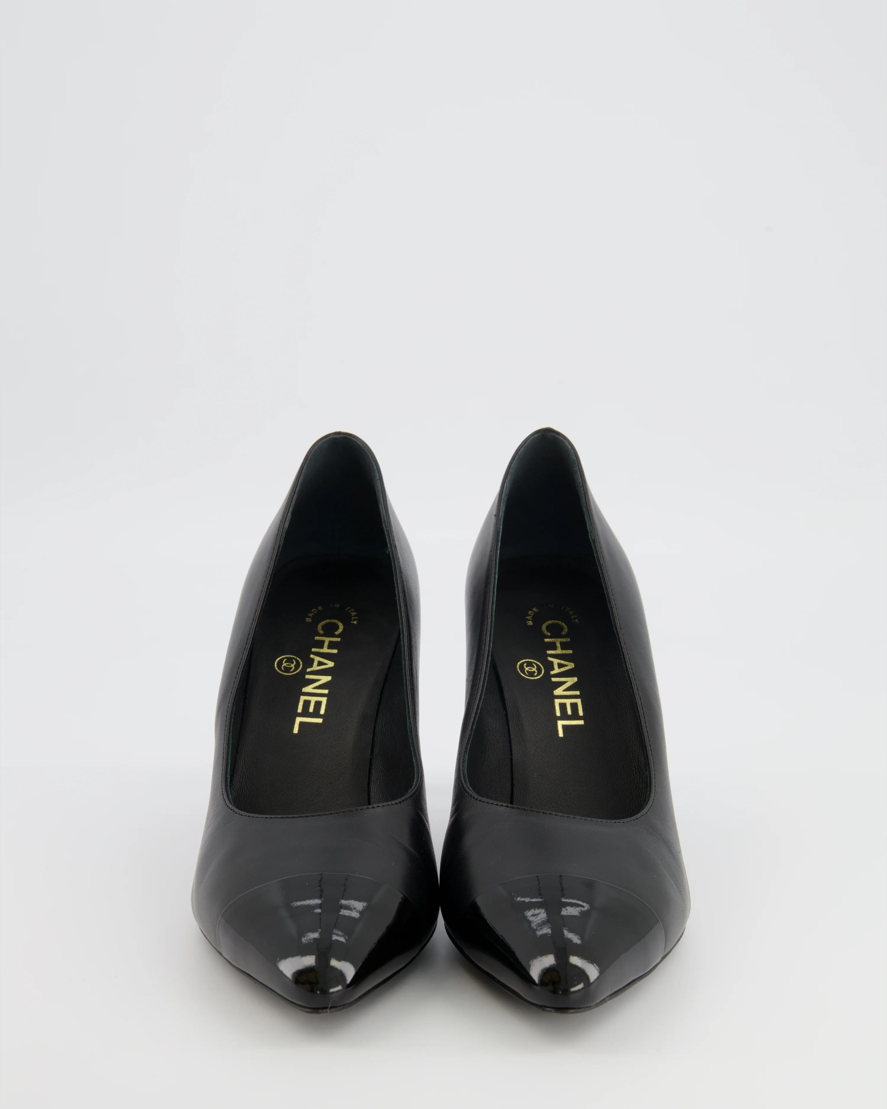 Chanel Black Leather Pumps with Patent Leather Toecap and Pearl Embellished Heel with Champagne Gold CC Logo Detail Size EU 38C - Image 4