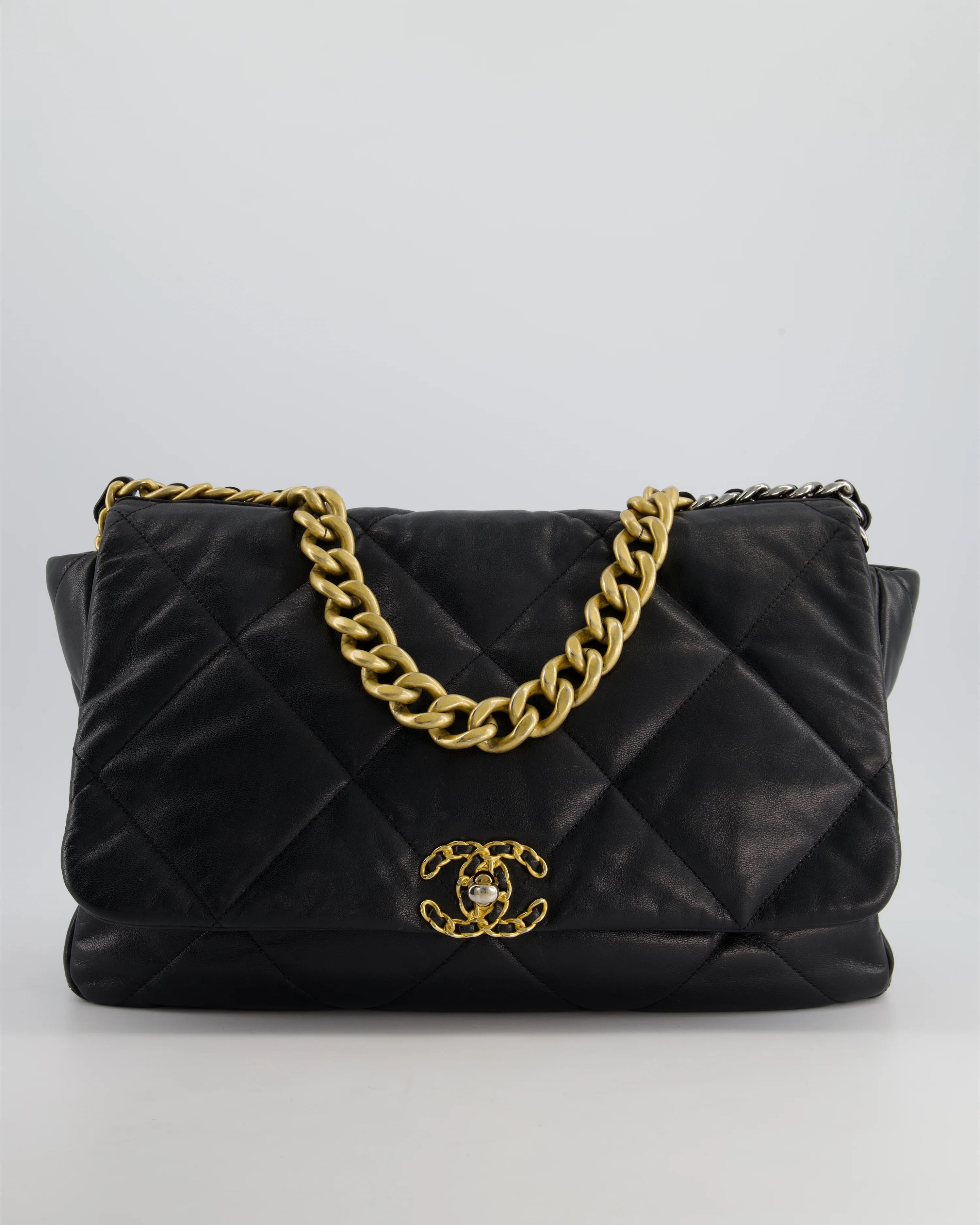 Chanel Black Maxi 19 Bag in Quilted Goatskin Leather with Mixed Hardware - Image 2