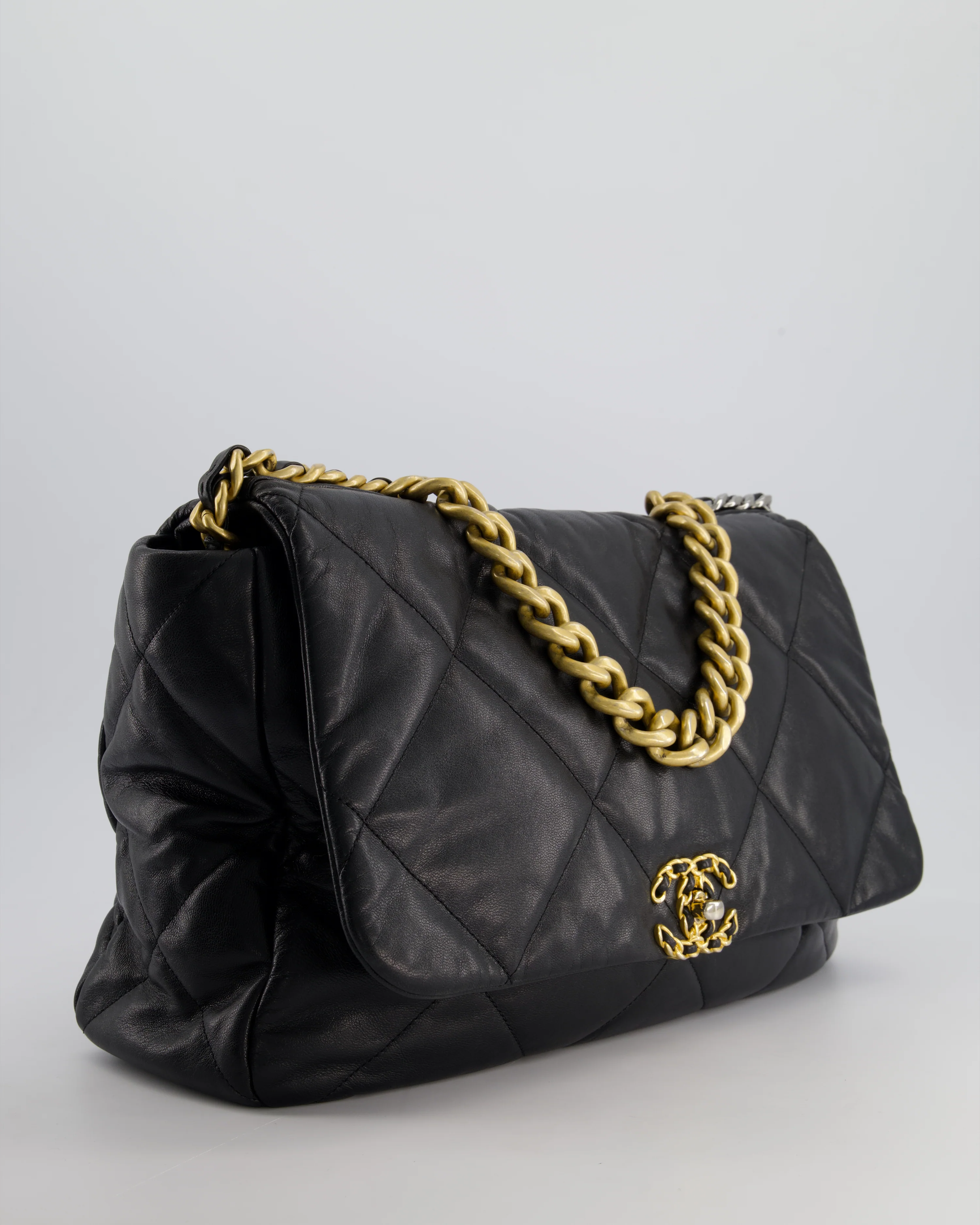 Chanel Black Maxi 19 Bag in Quilted Goatskin Leather with Mixed Hardware - Image 3