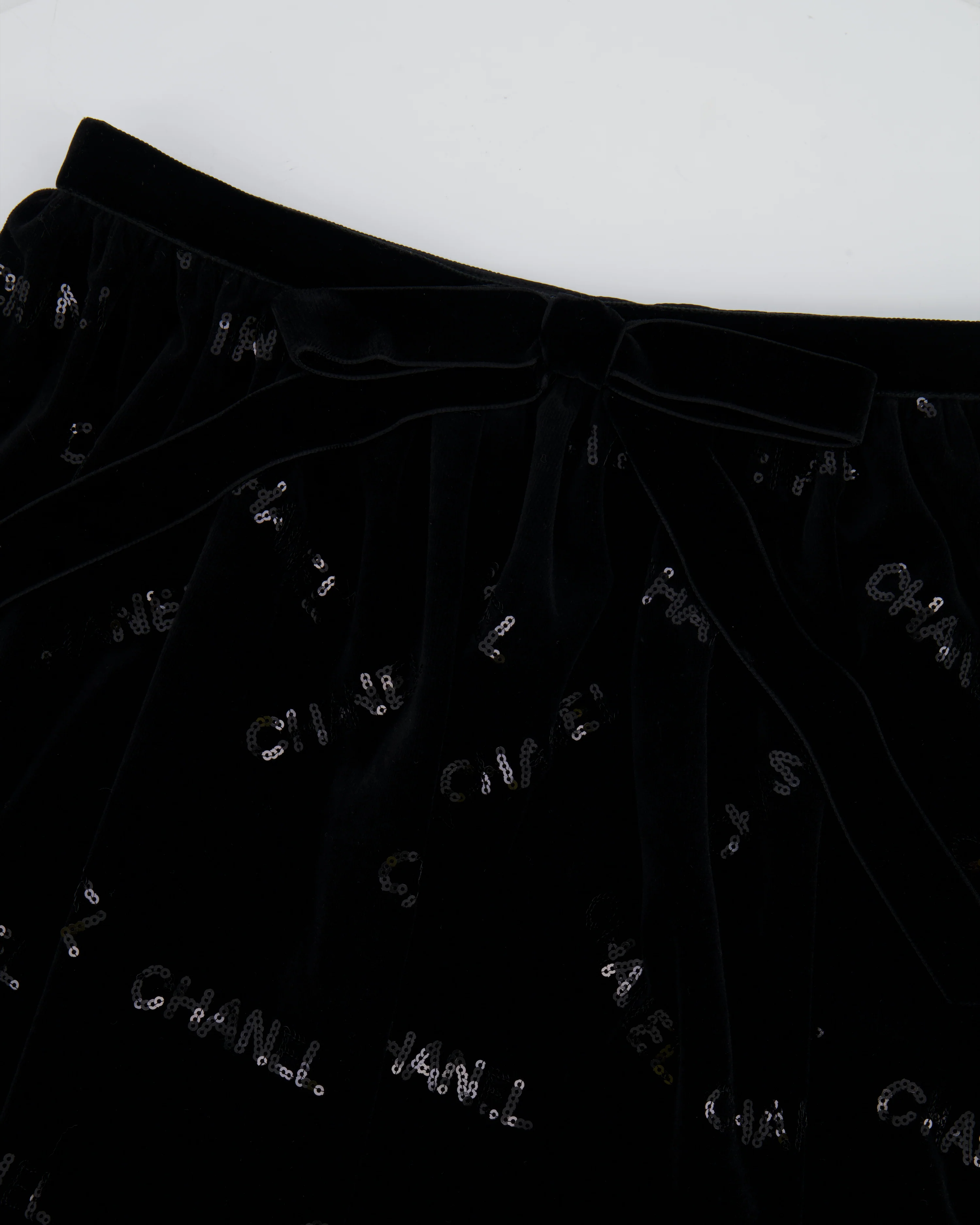 Chanel 22N Black Mini Suede Skirt With Sequin Logo Size FR 34 (UK 6) - Image 6