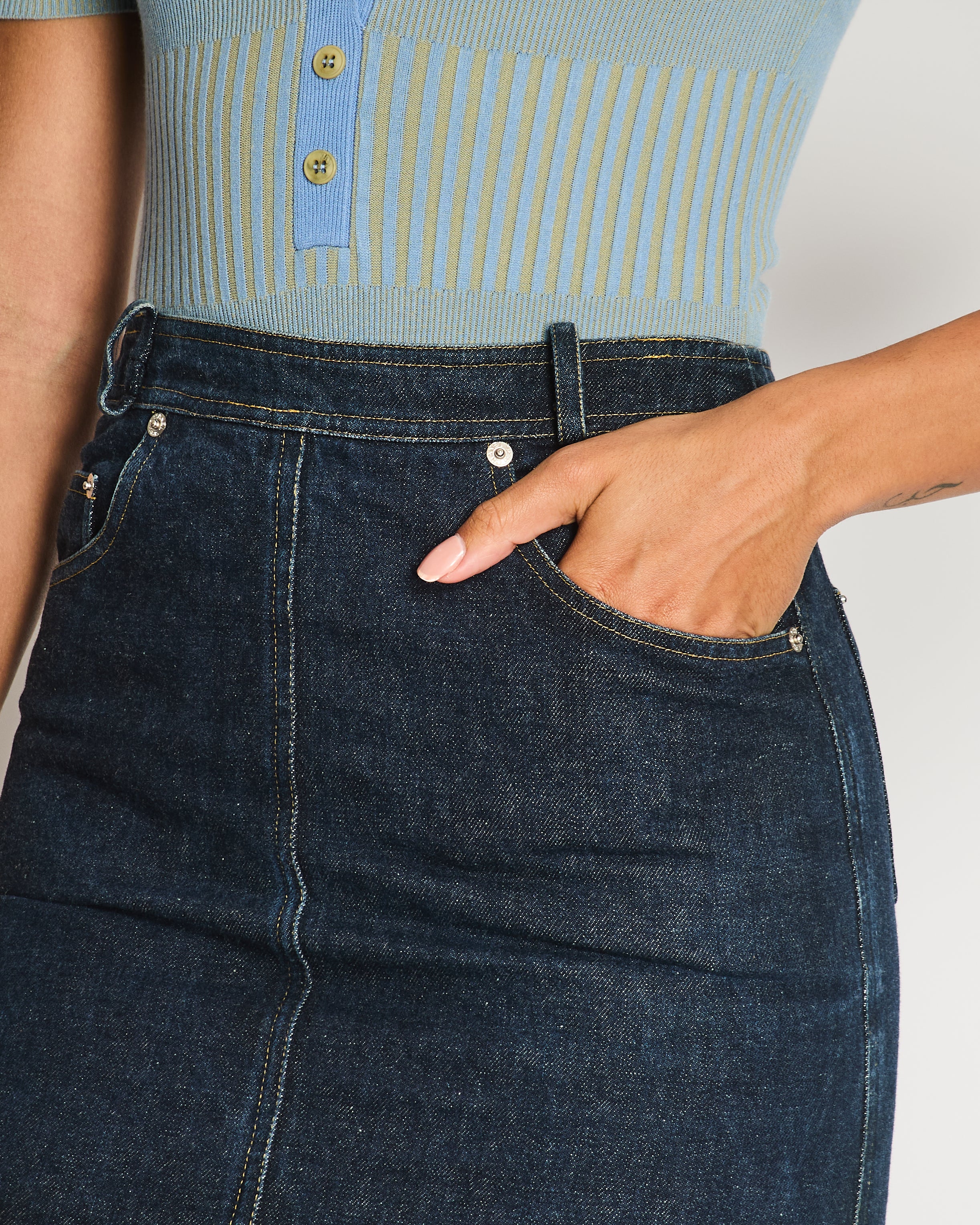 Chanel 96/P Navy Denim Mini Skirt with Patch Pocket Details Size FR 40 (UK 12) - Image 3