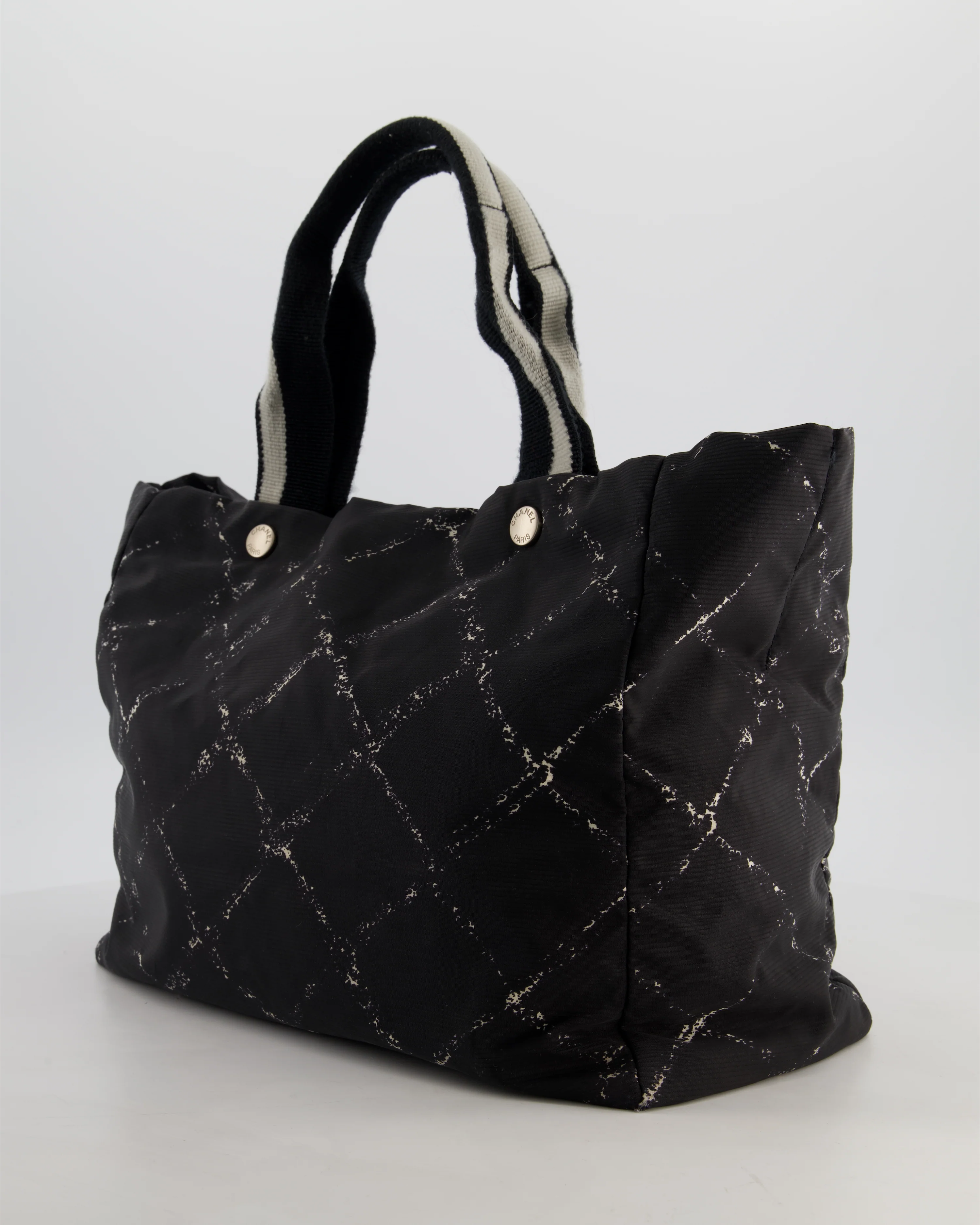 Chanel Black Nylon Quilted Print Tote Bag with Polished Silver Hardware - Image 5