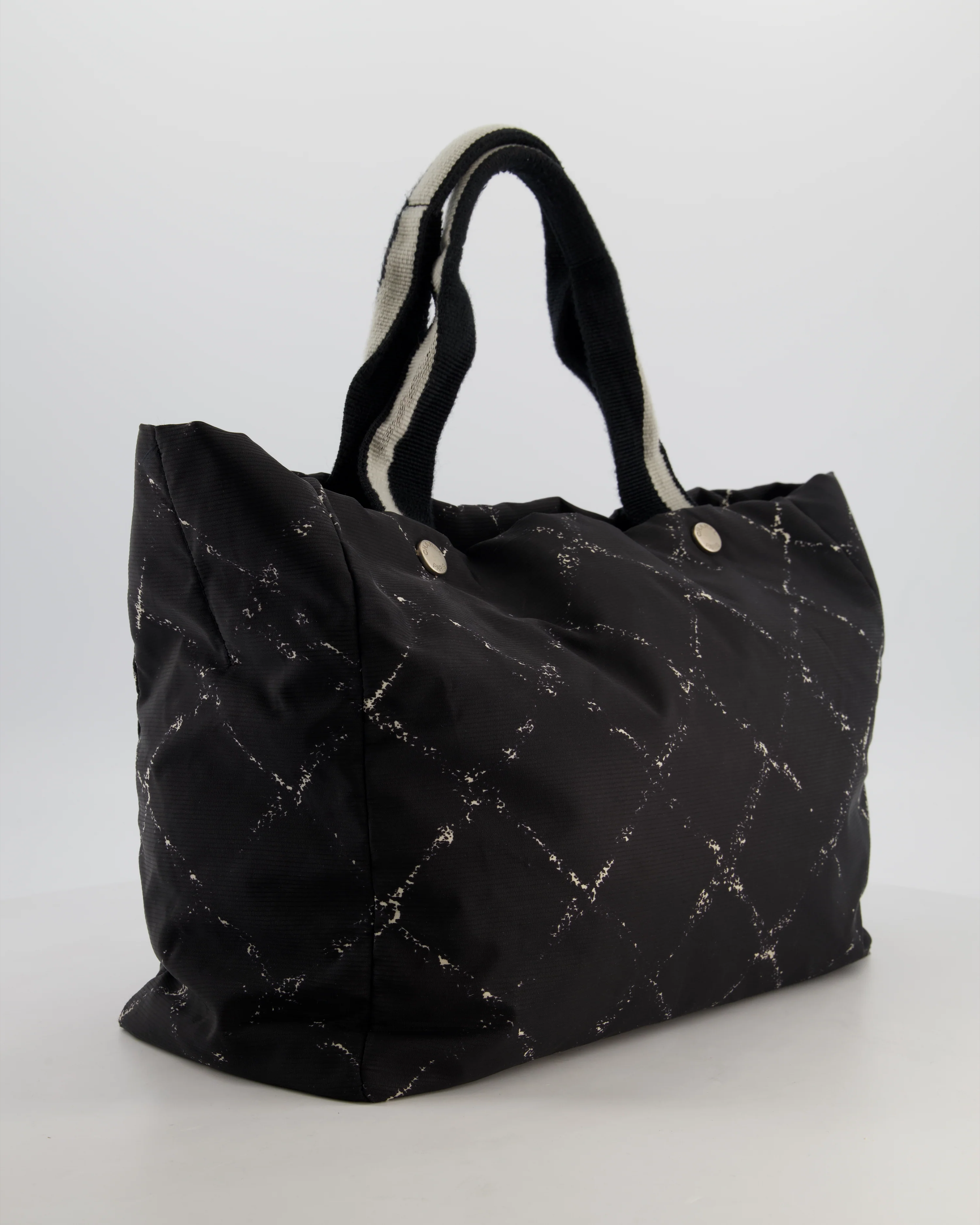 Chanel Black Nylon Quilted Print Tote Bag with Polished Silver Hardware - Image 6