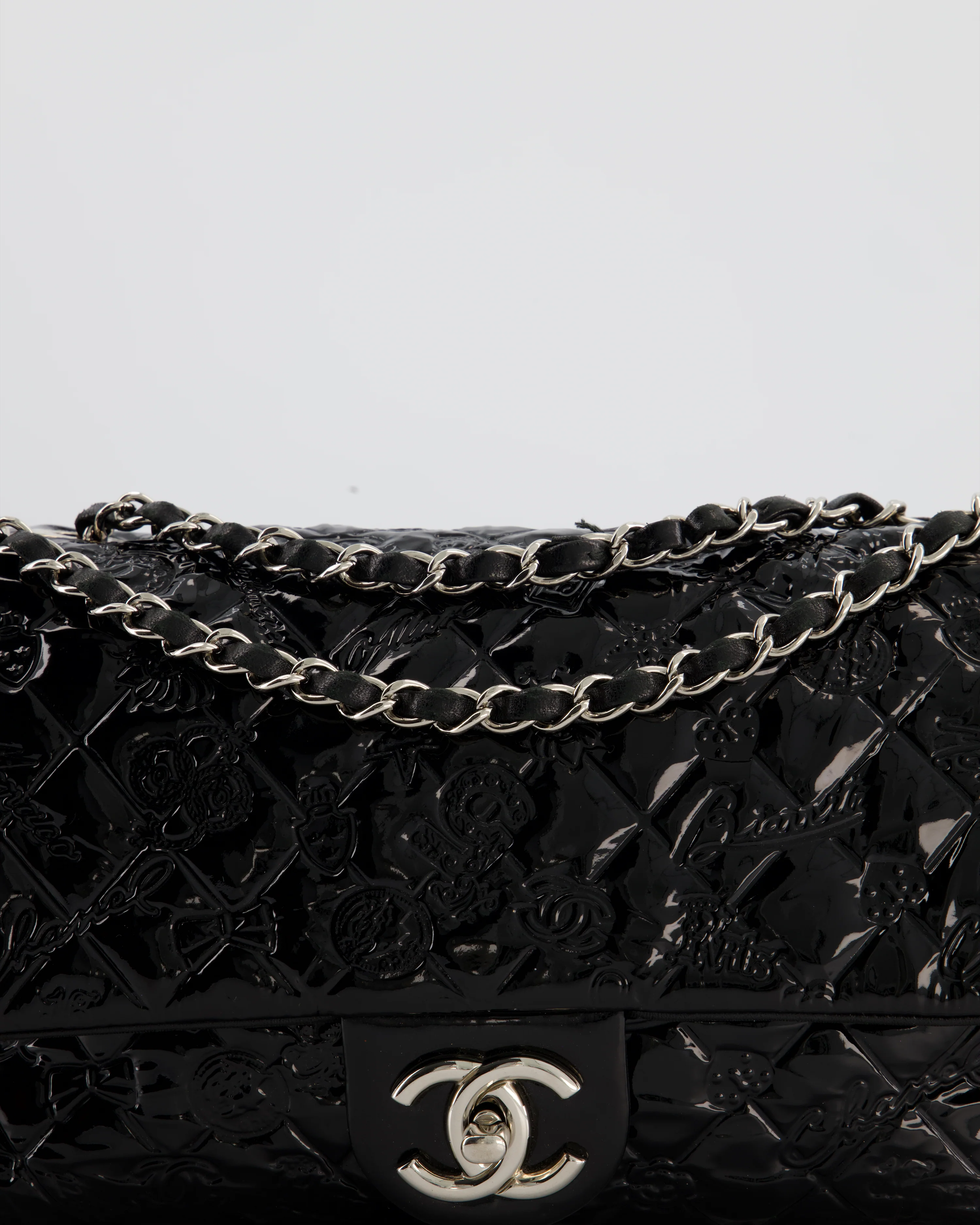 Chanel Black Patent East West Single Flap Bag with Embossed Charm Details and Silver Hardware - Image 15