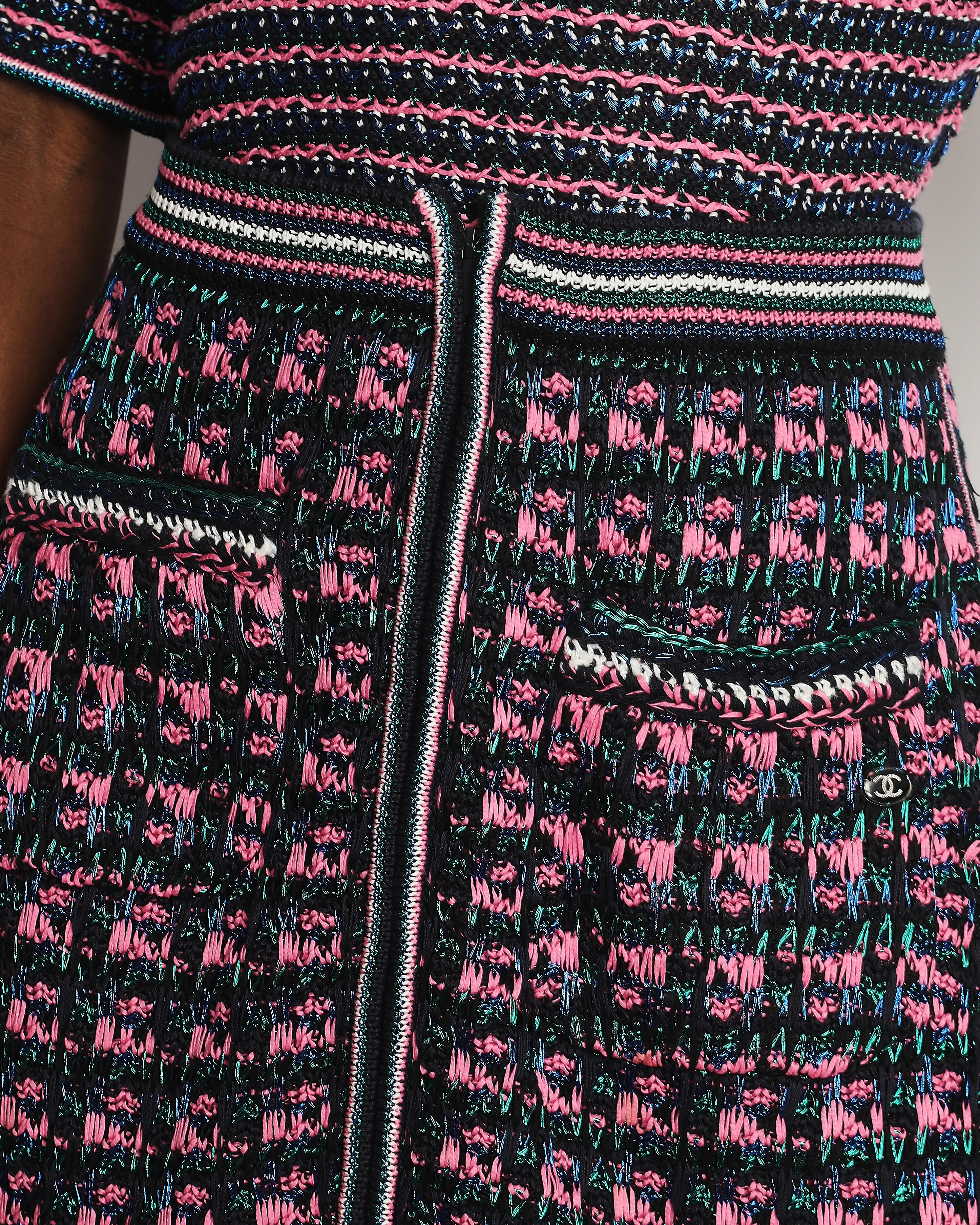 Chanel Black, Pink and Green Tweed Top and Mini Skirt Set with Metallic Fibres Size FR  38 (UK 10) - Image 5