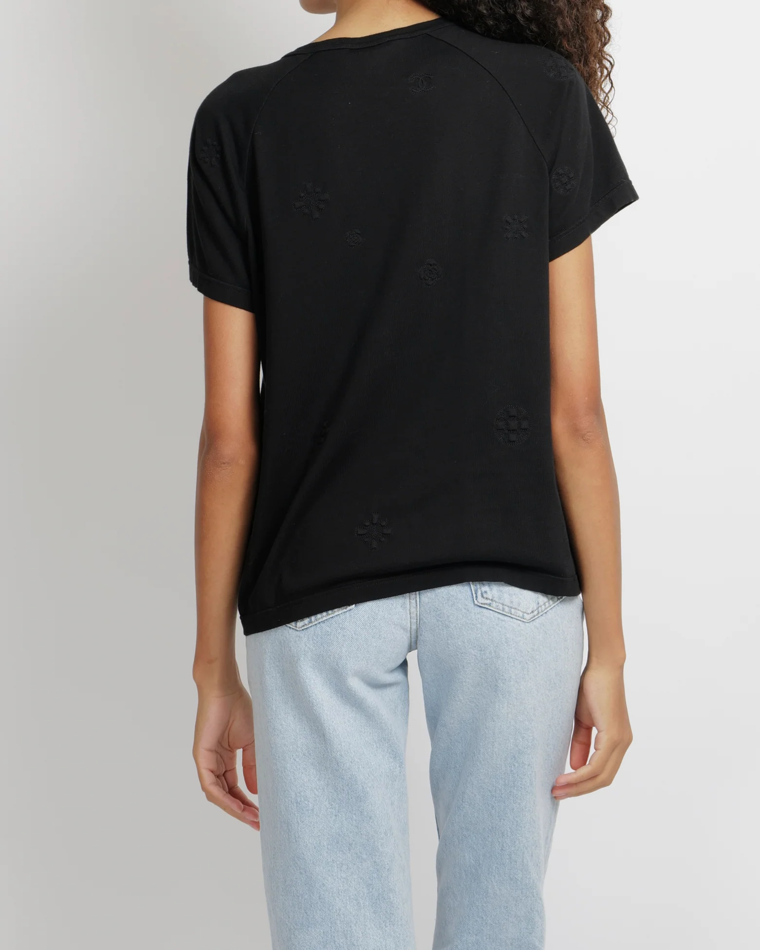 Chanel Black Short-Sleeved T-Shirt with Textured Embroideries and CC Logos Size FR 40 (UK 12) - Image 3