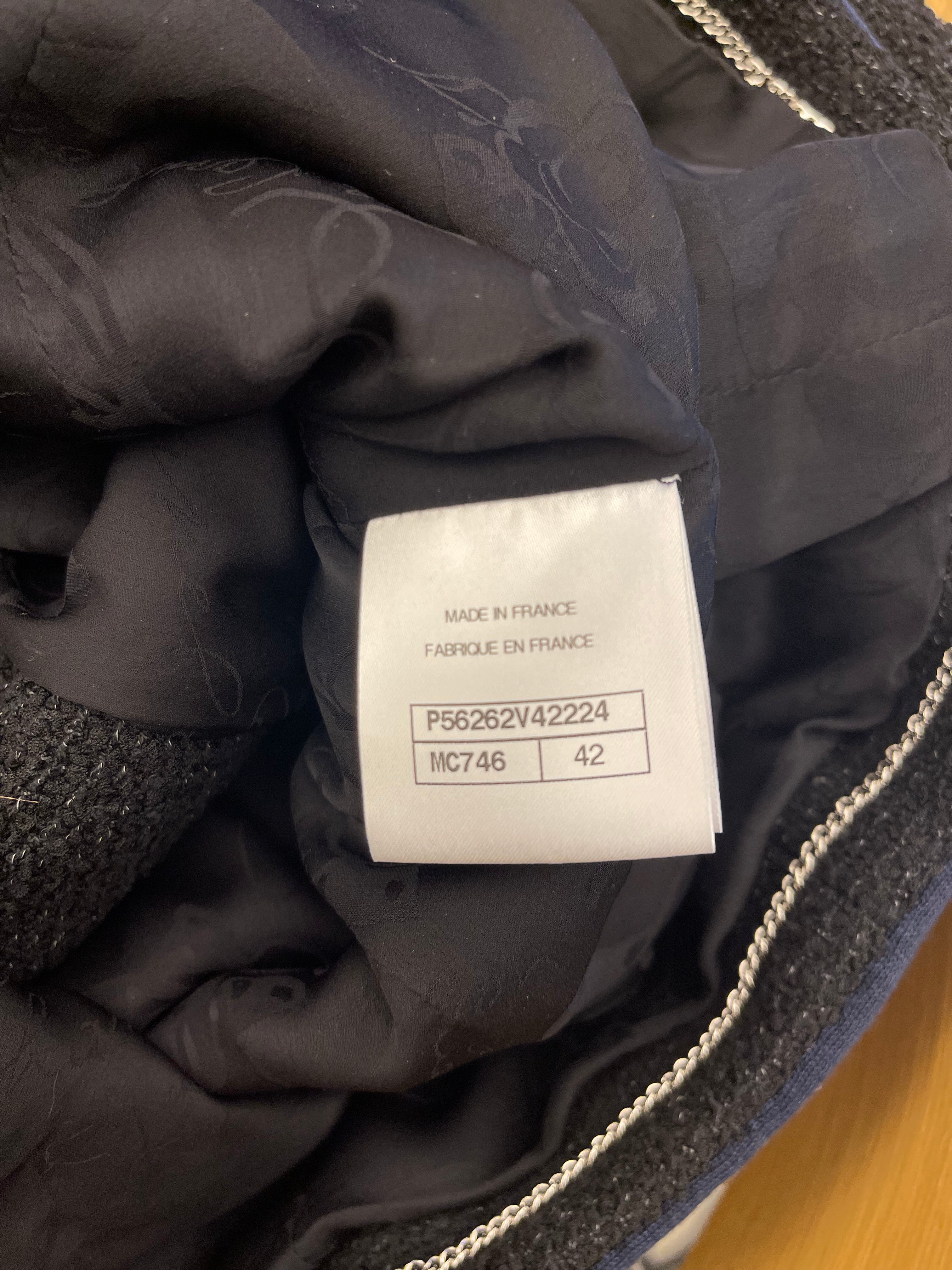 Chanel Spring 2017 Runway Black Tweed Jacket with Velcro and Navy Details Size FR 42 (UK 14) - Image 12