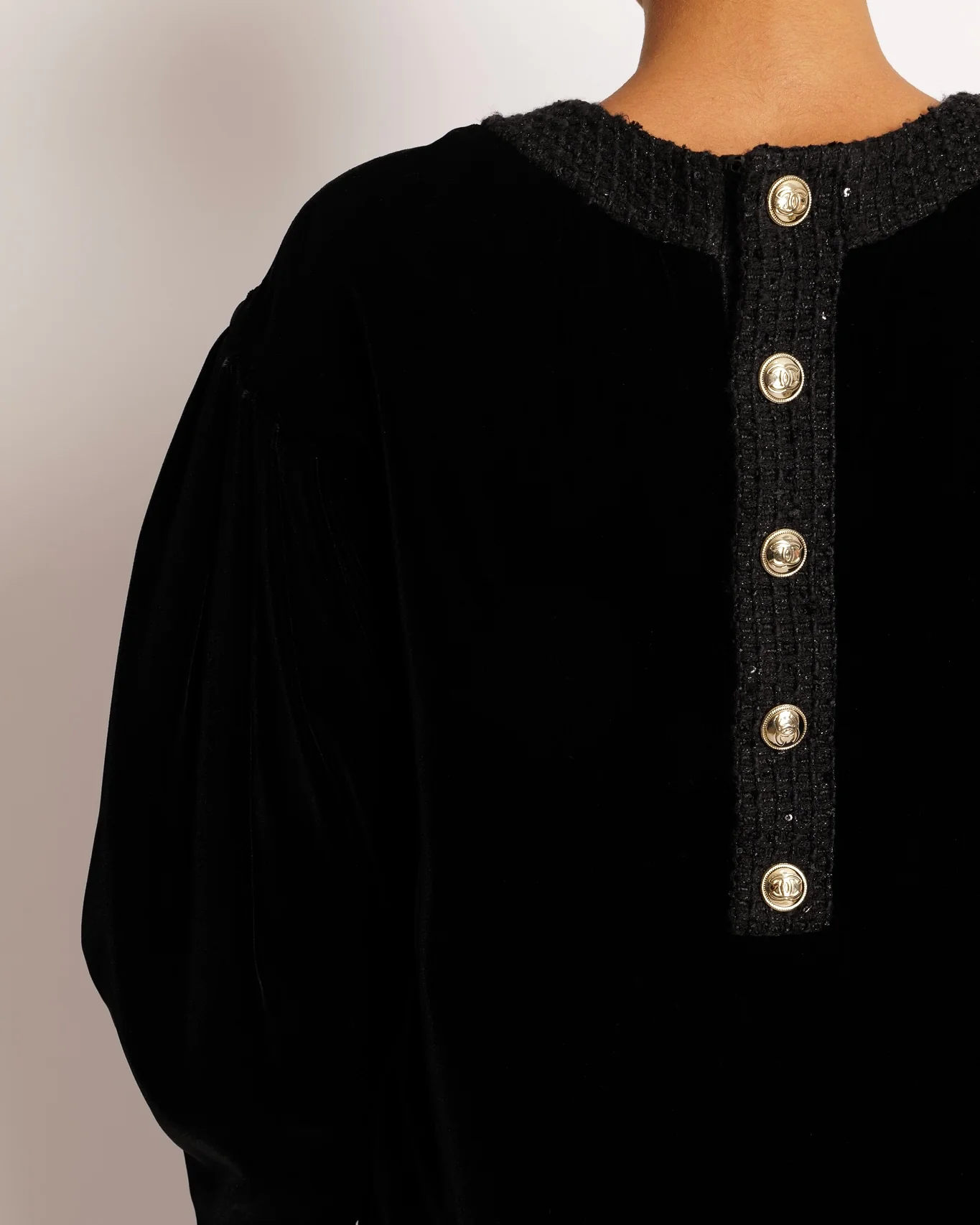 Chanel Black Velours Mini Dress with Black Tweed and Sequins Neckline Detail with Gold CC Logo Buttons Size FR 34 (UK 6) - Image 3