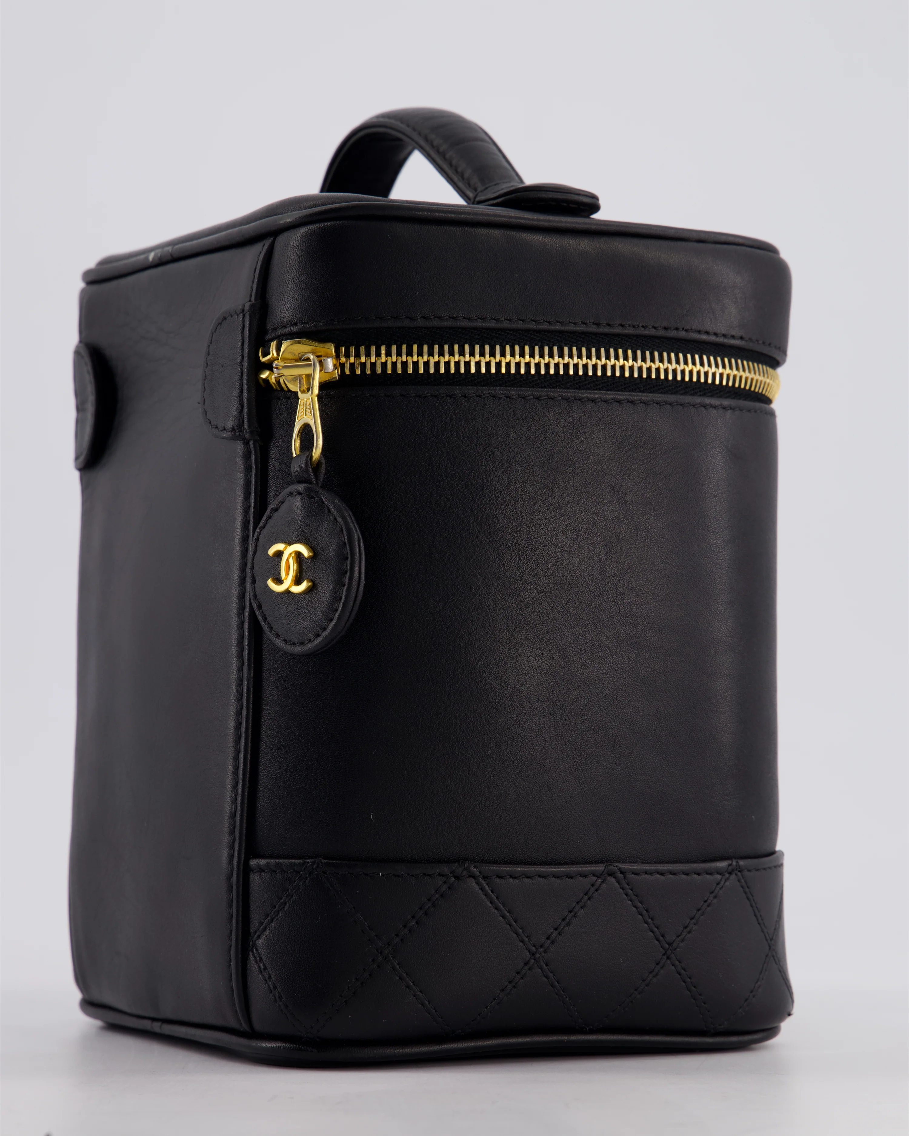 Chanel Black Vintage Leather Vanity Case with 24K Gold Hardware - Image 10