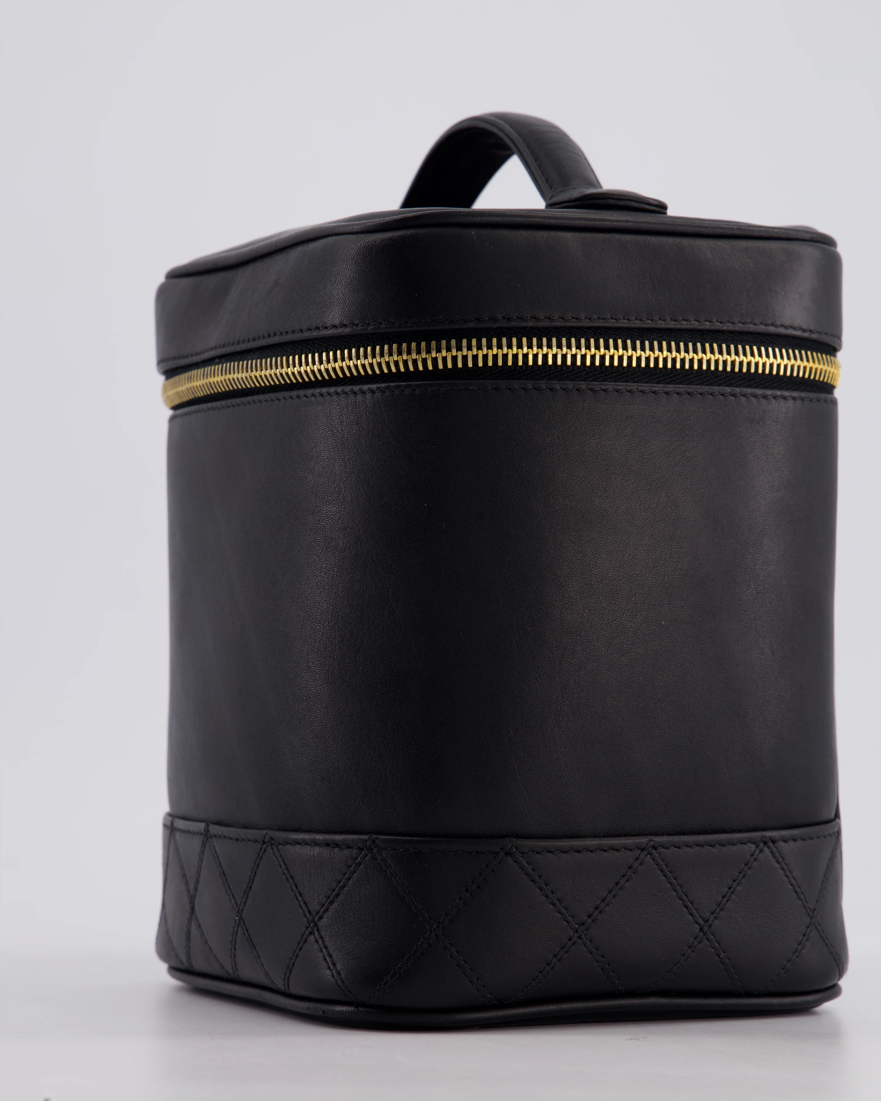 Chanel Black Vintage Leather Vanity Case with 24K Gold Hardware - Image 13
