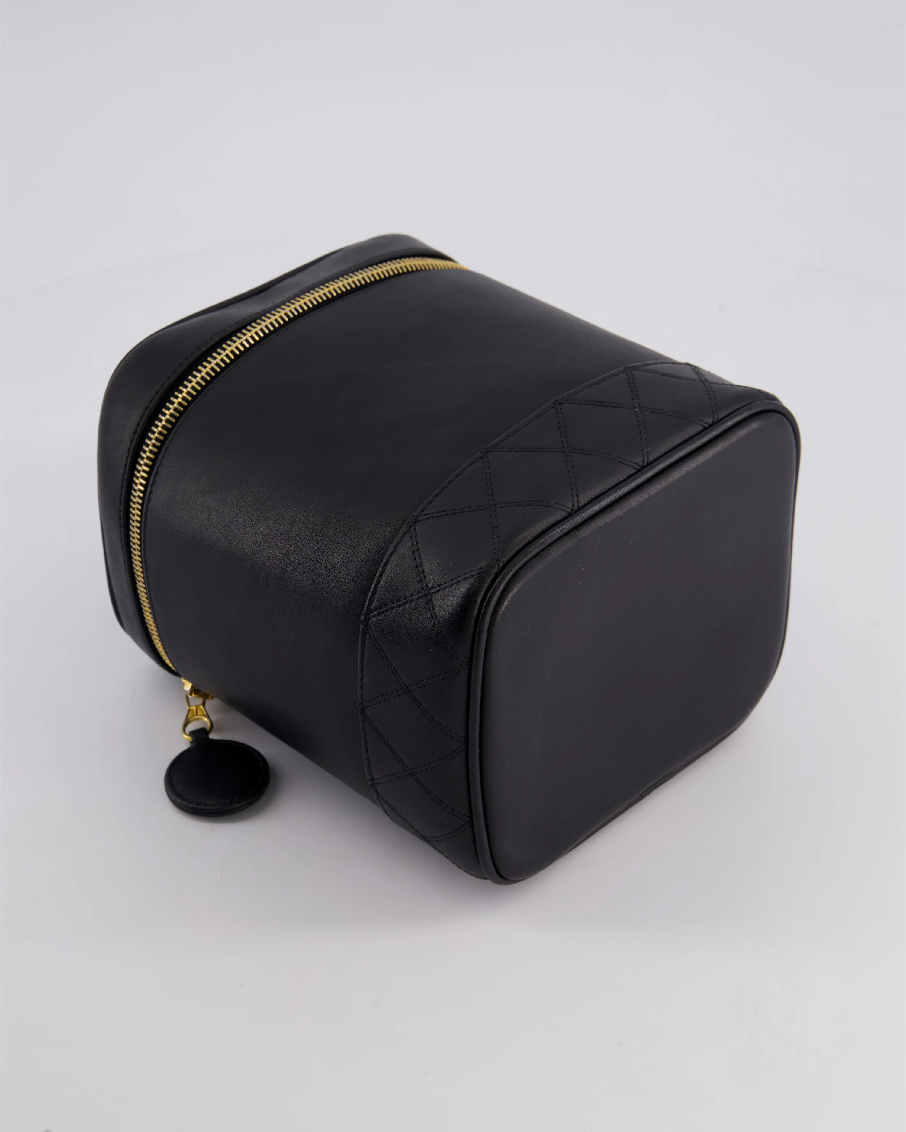 Chanel Black Vintage Leather Vanity Case with 24K Gold Hardware - Image 15