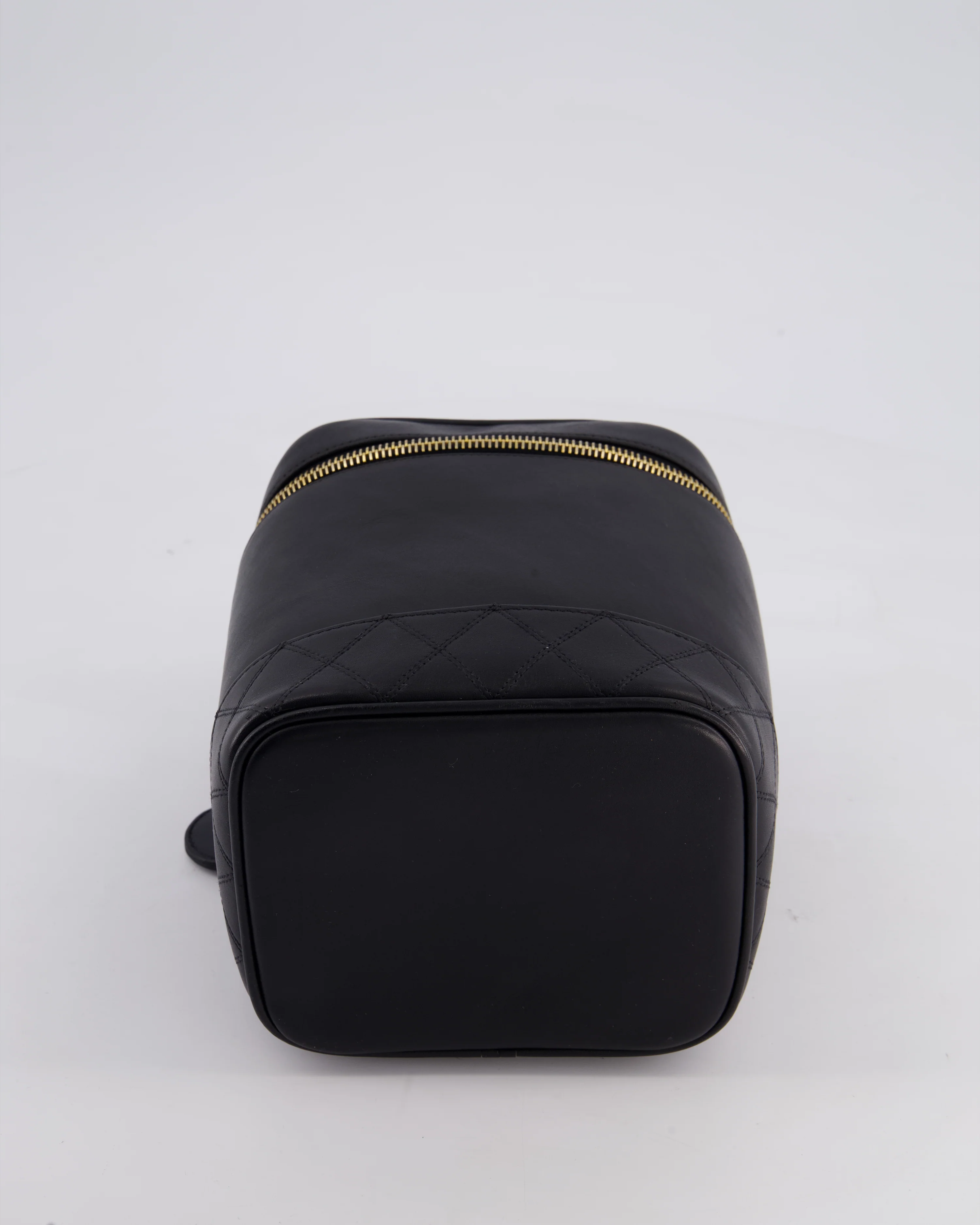 Chanel Black Vintage Leather Vanity Case with 24K Gold Hardware - Image 16