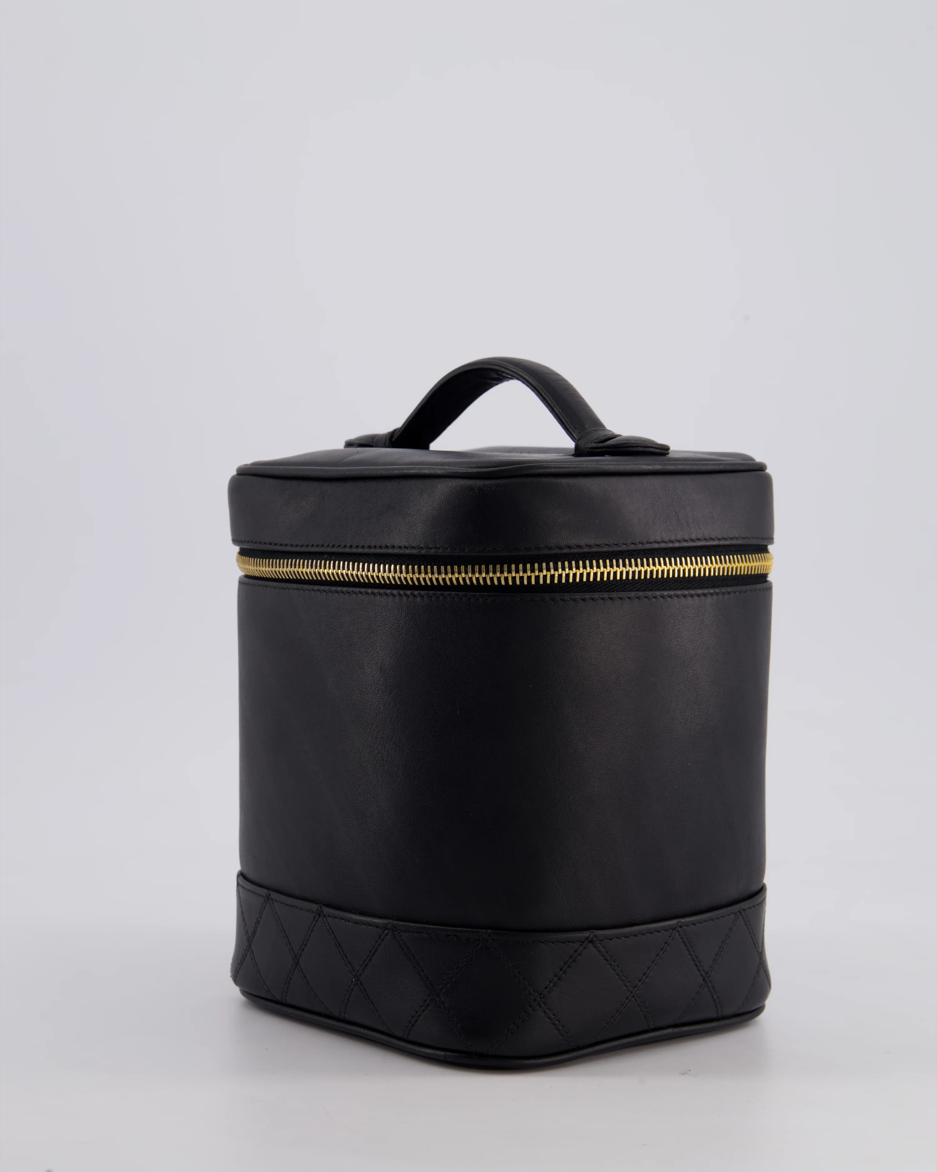 Chanel Black Vintage Leather Vanity Case with 24K Gold Hardware - Image 8