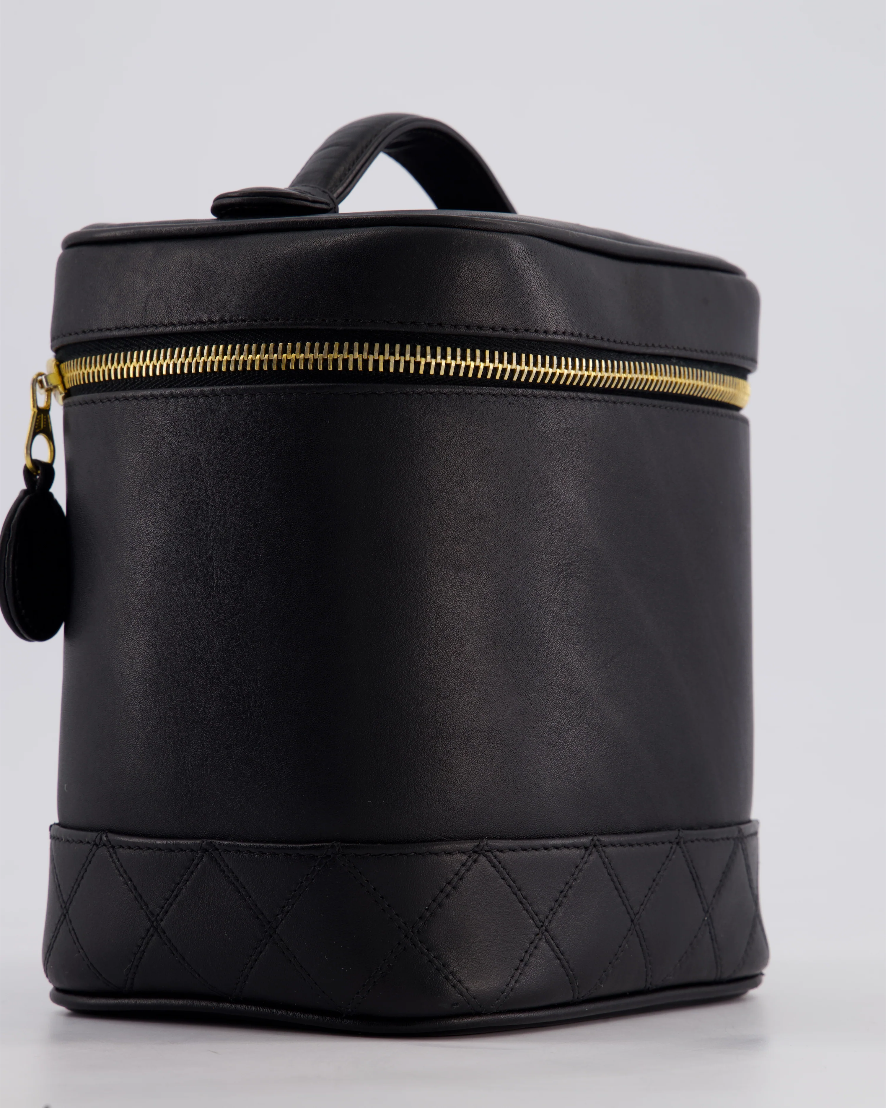 Chanel Black Vintage Leather Vanity Case with 24K Gold Hardware - Image 9
