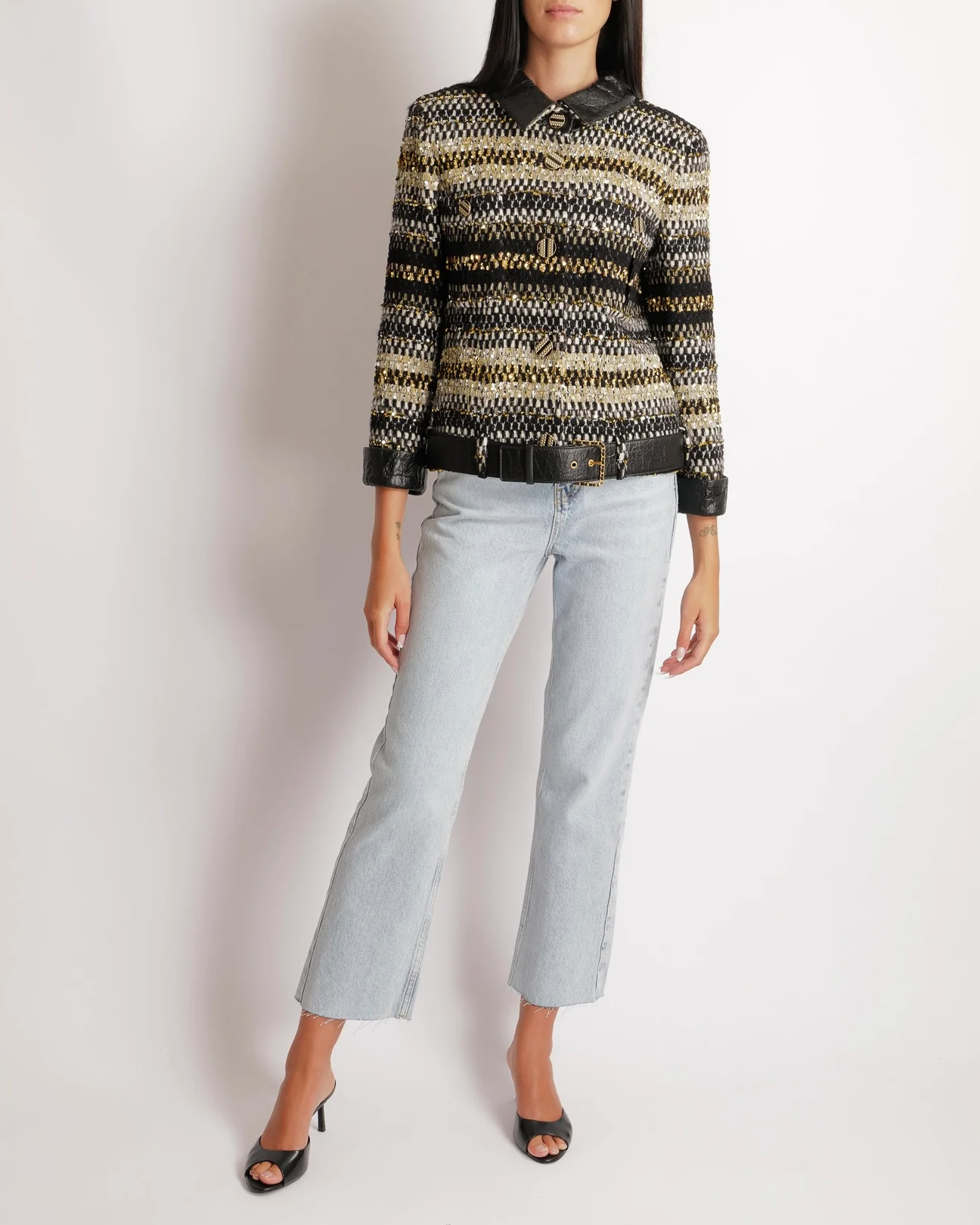 Chanel Métiers d'Art 2019 Black, White and Gold Tweed Jacket with Gold Sequin Embellishments and Leather Belt Detail with Black and Gold CC Logo Buttons Size FR 38 (UK 10) - Image 4