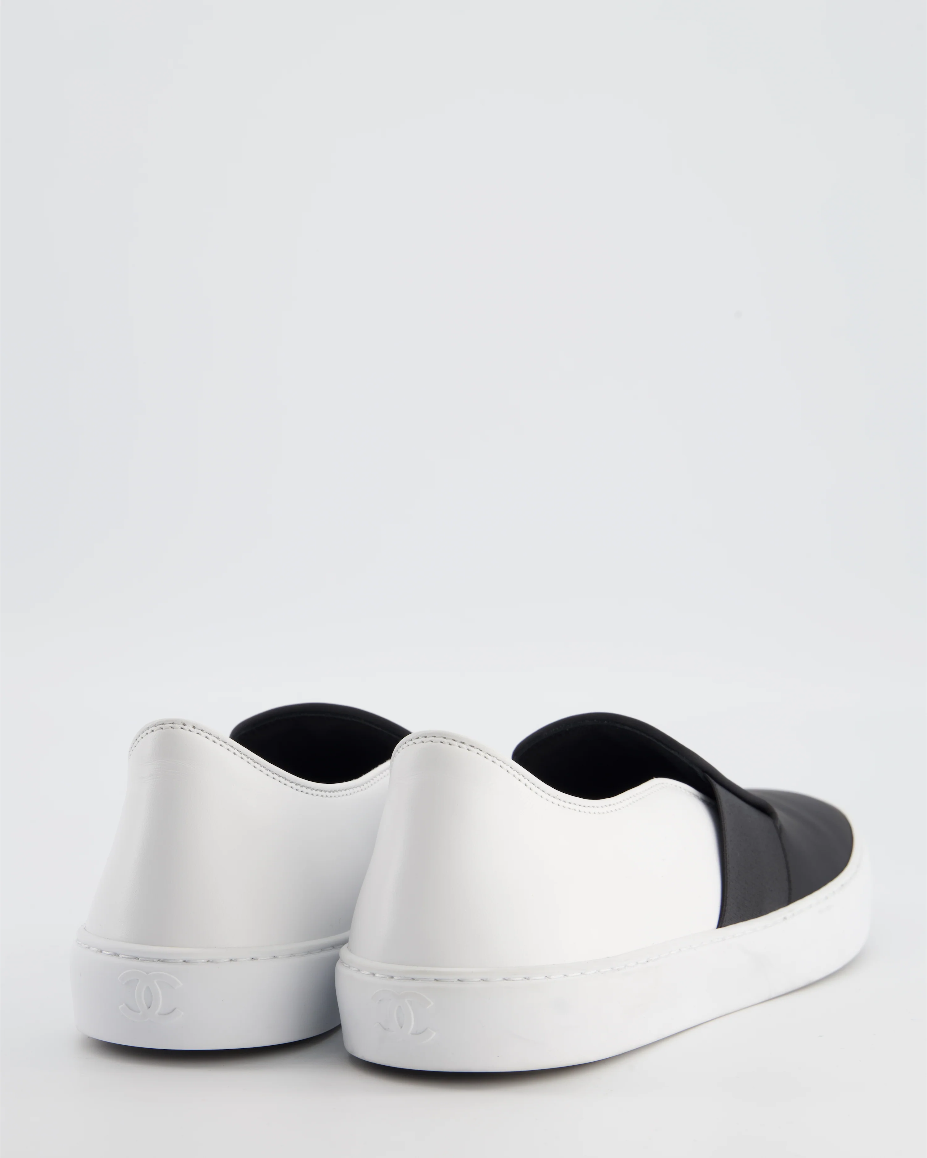 Chanel Black & White Calfskin Leather Slip-On Trainers EU 40 - Image 4