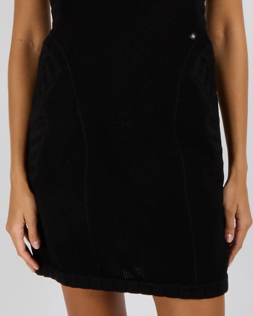 Chanel Black Wool Knit Mini Sleeveless Dress with CC Logo Side Details Size FR 36 (UK 8) - Image 3