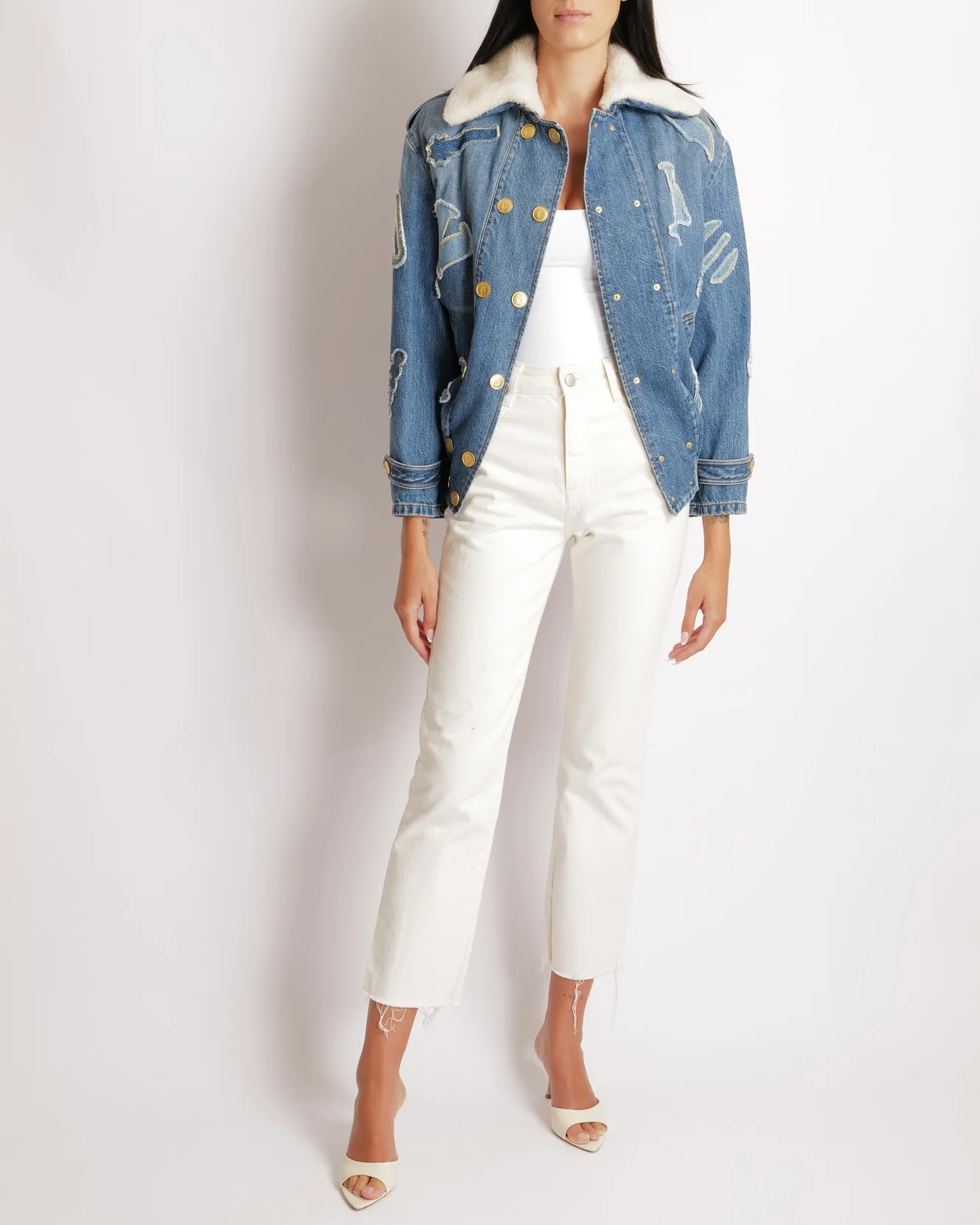 Chanel Métiers d’Art 2019 Blue Denim Jacket with Faux Fur Lining and Patchwork Details with Gold Cat CC Logo Buttons Size FR 34 (UK 6) - Image 7