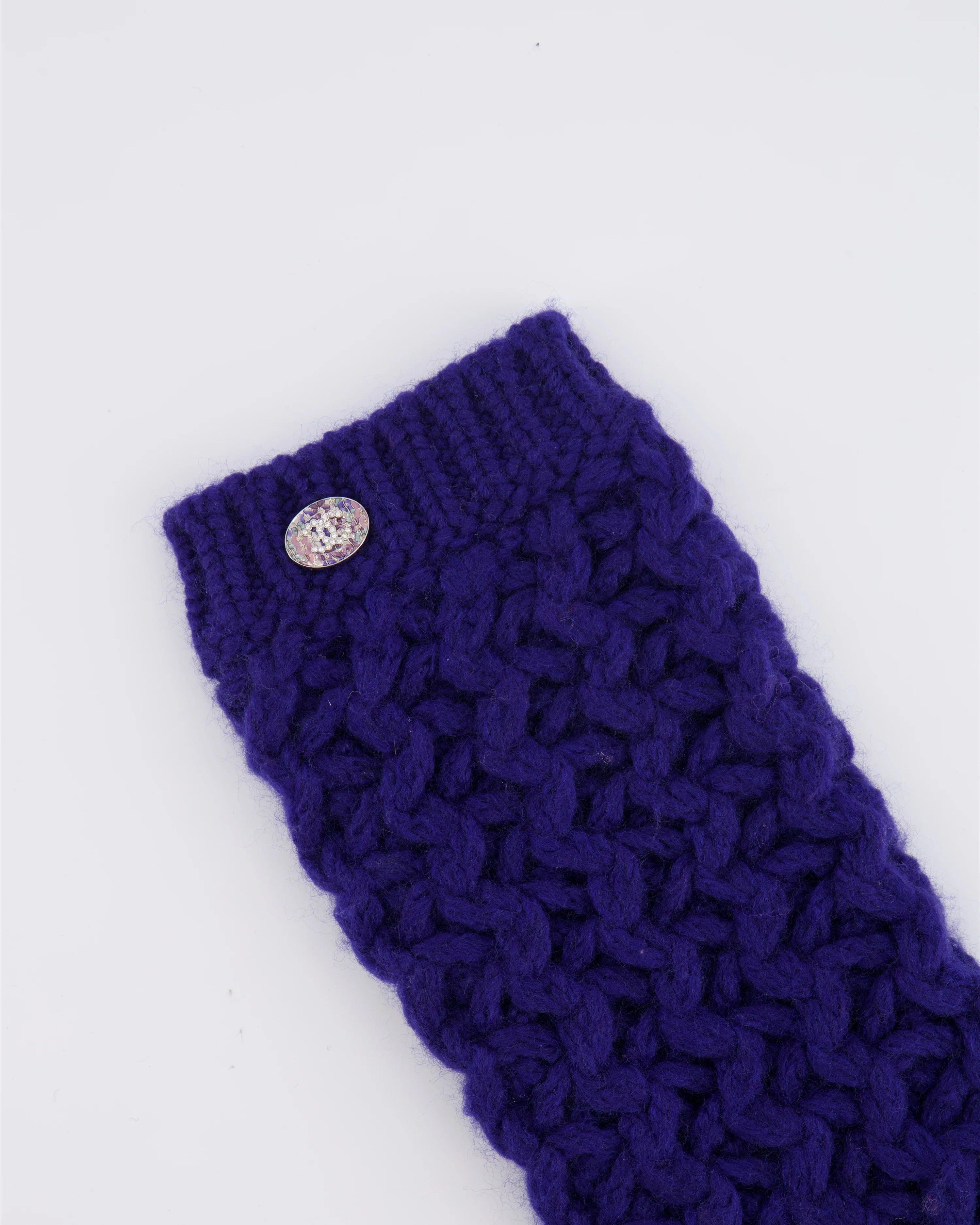 Chanel Resort 2023 Blue Knitted Wool Handwarmers with Multi-Colour Crystal Embellished CC Logo Detail Size S - Image 2