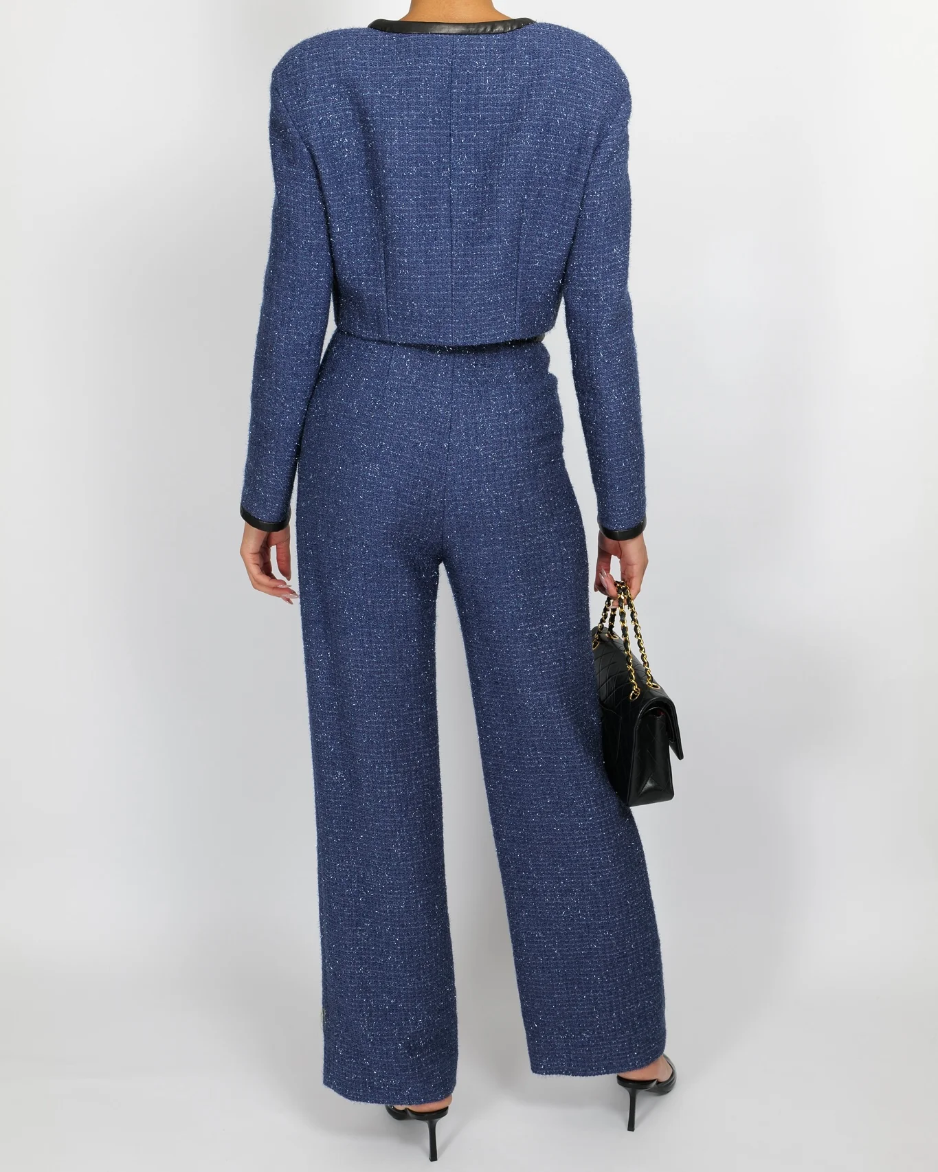 Chanel Cruise 2019 Blue Tweed Cropped Jacket and Trousers Set with CC Logo Buttons and Black Leather Trims Size FR 36/38 (UK 8/10) - Image 5
