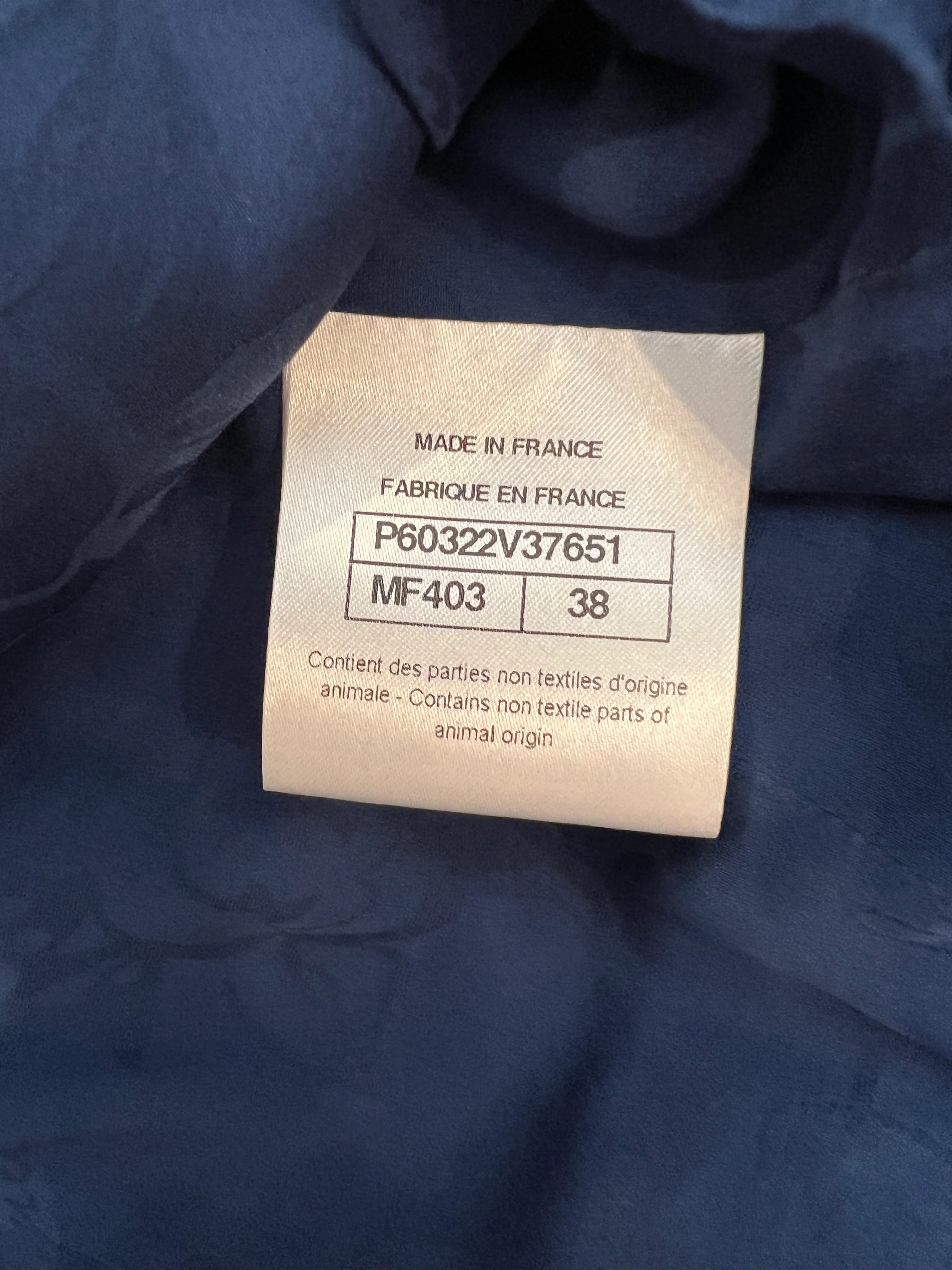 Chanel Cruise 2019 Blue Tweed Cropped Jacket and Trousers Set with CC Logo Buttons and Black Leather Trims Size FR 36/38 (UK 8/10) - Image 8