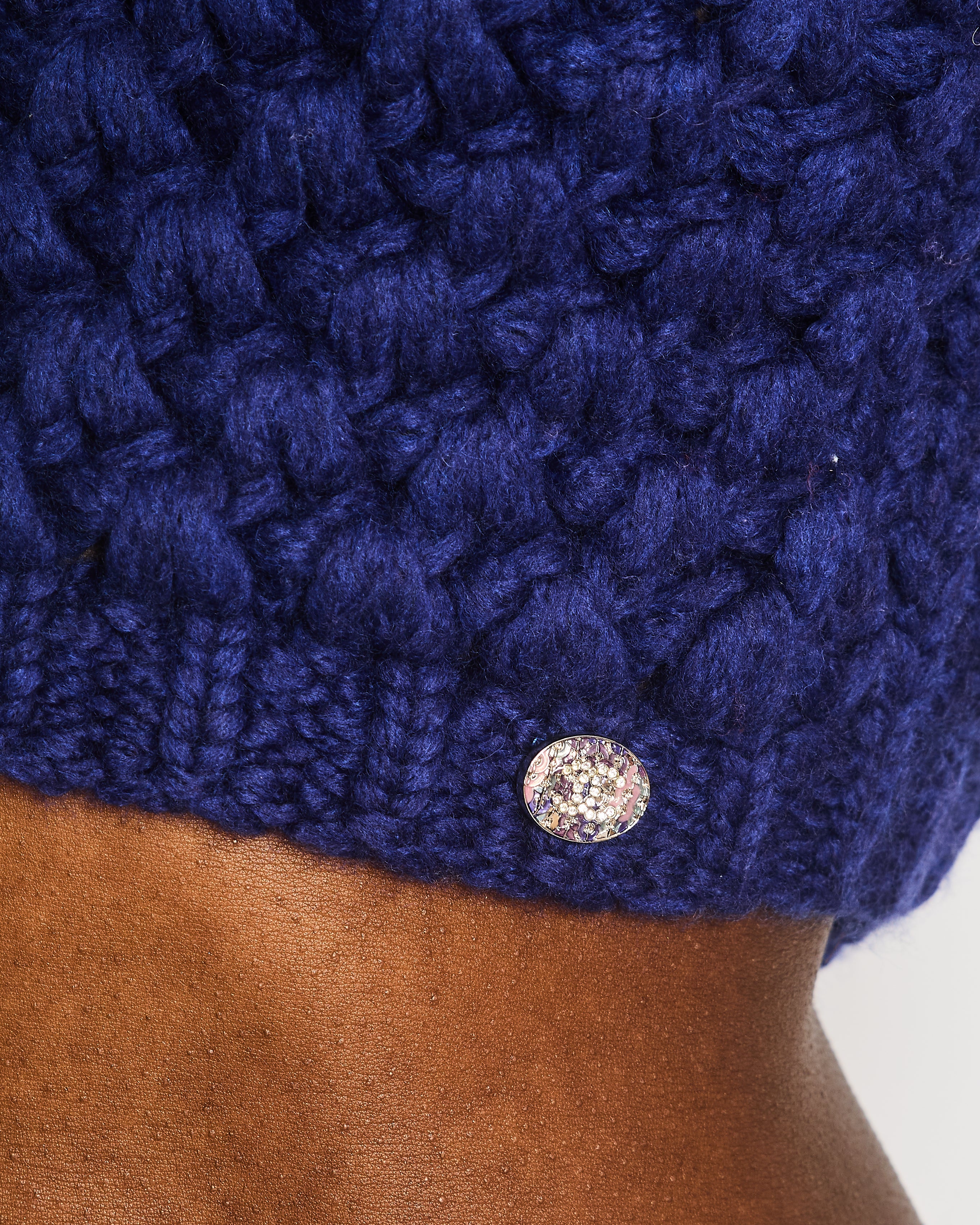 Chanel Resort 2023 Blue Wool Knitted Bandeau Cropped Top with Multi-Colour Crystal Embellished CC Logo Button Size S (UK 8) - Image 3