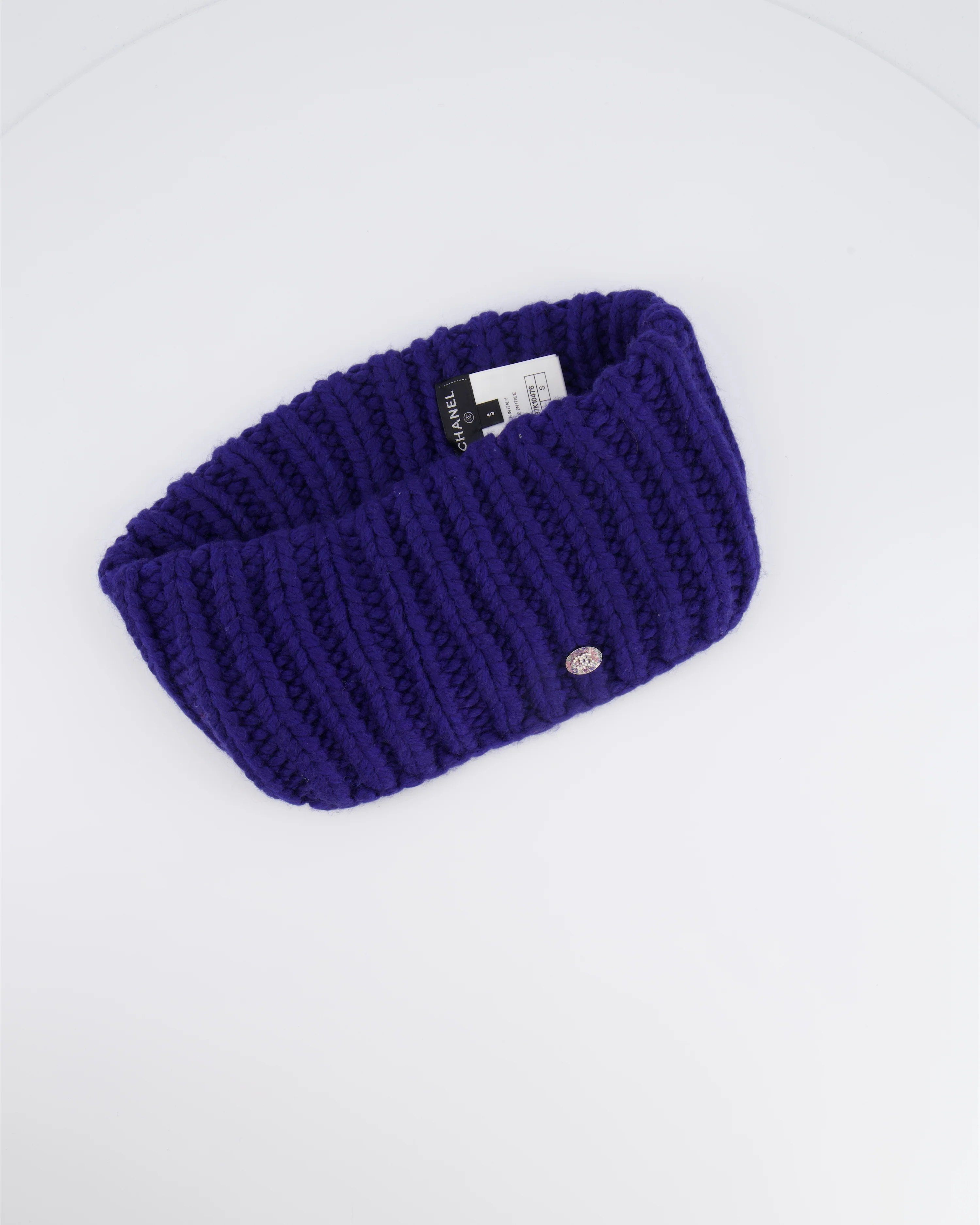 Chanel Resort 2023 Blue Wool Knitted Collar with Multi-Colour Crystal Embellished CC Logo Detail Size S - Image 5