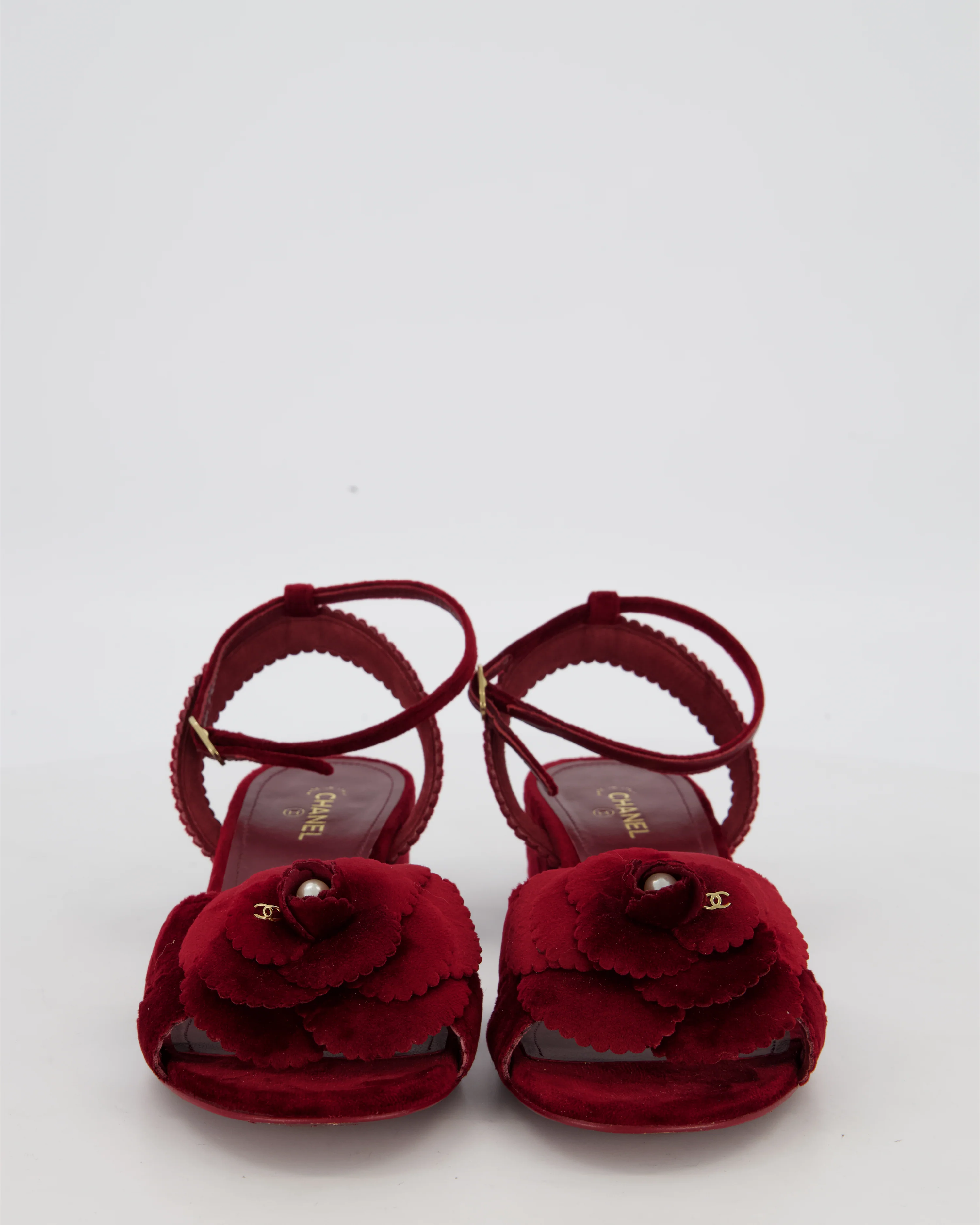 Chanel Burgundy Velvet Floral Camellia Slingback Sandals with Pearl Details Size EU 40 - Image 4