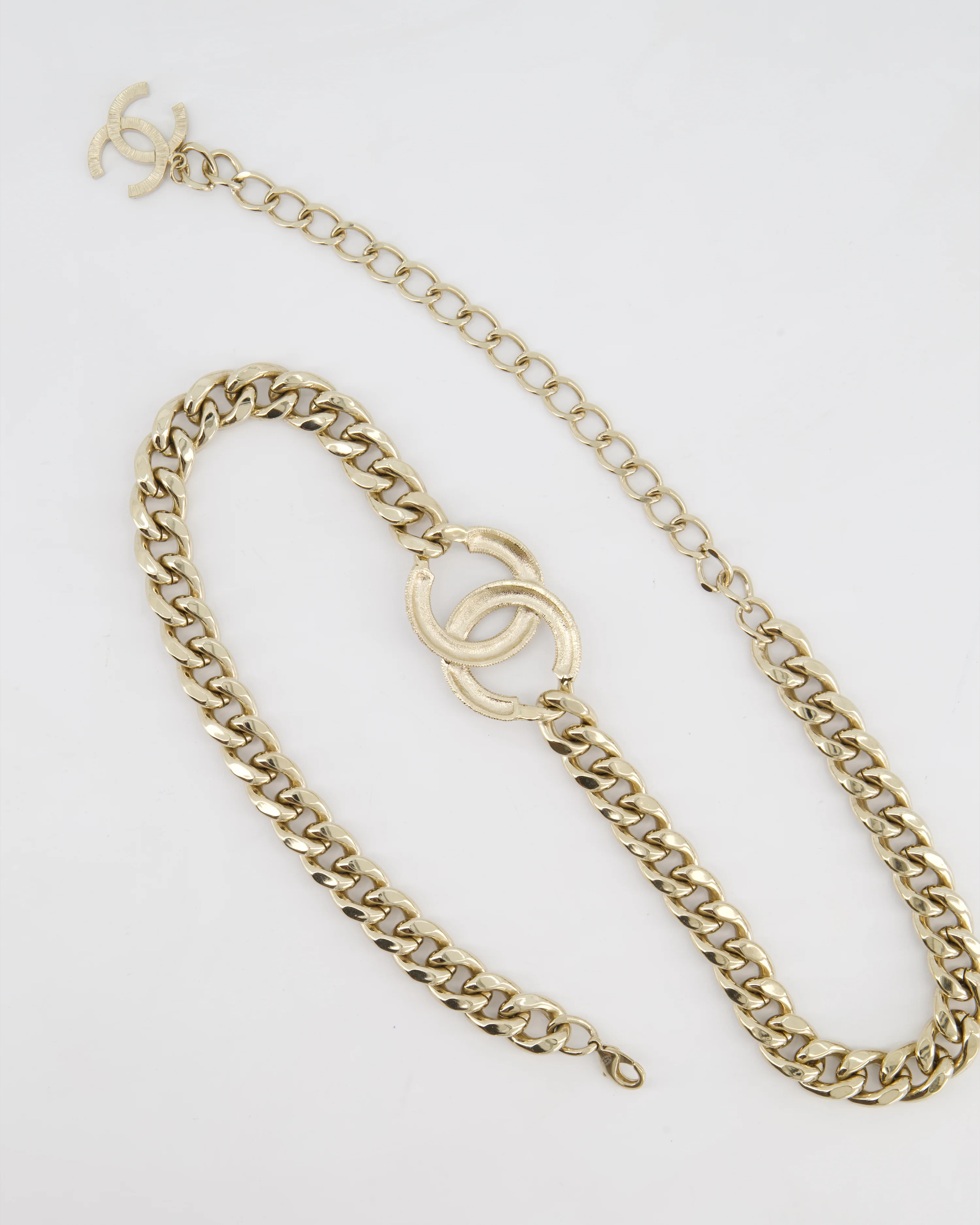 Chanel CC Gold Plated Curb Chain Necklace with CC Crystal Logo Detail - Image 5