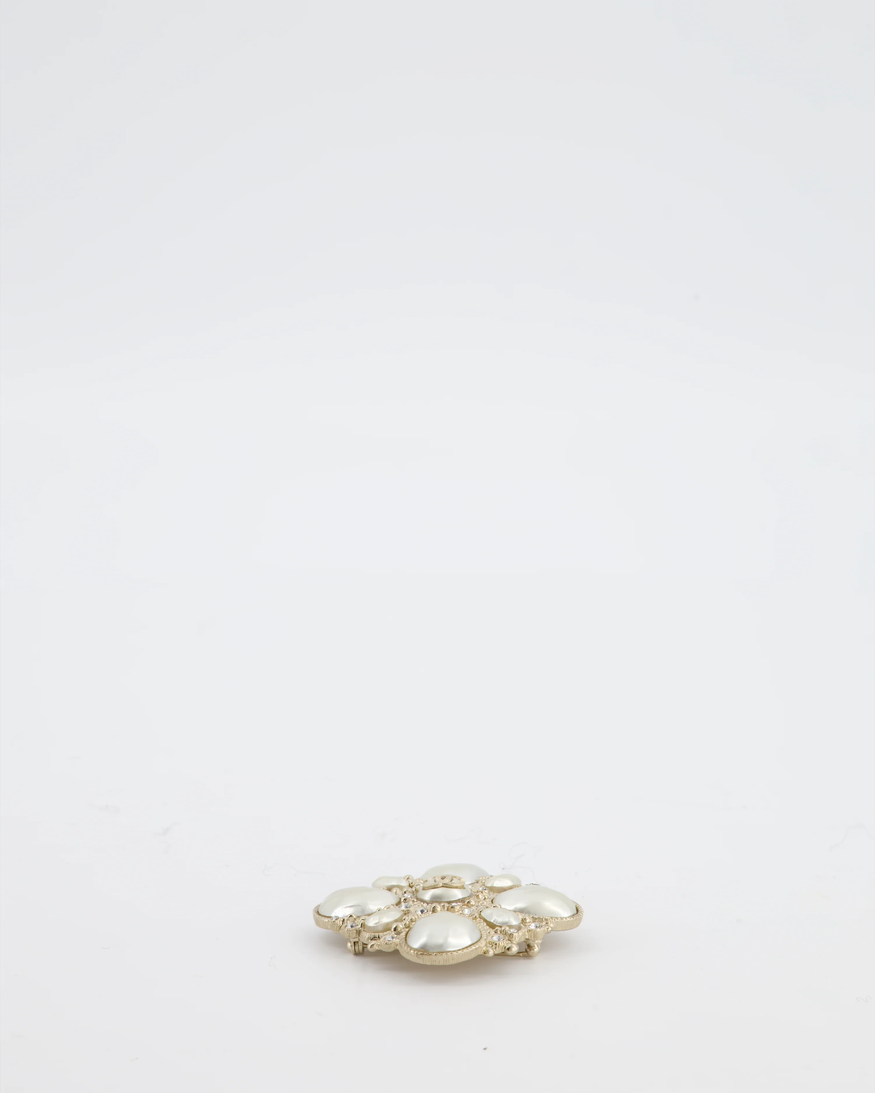 Chanel Champagne Gold Pearl and Crystal Brooch with CC Logo - Image 7