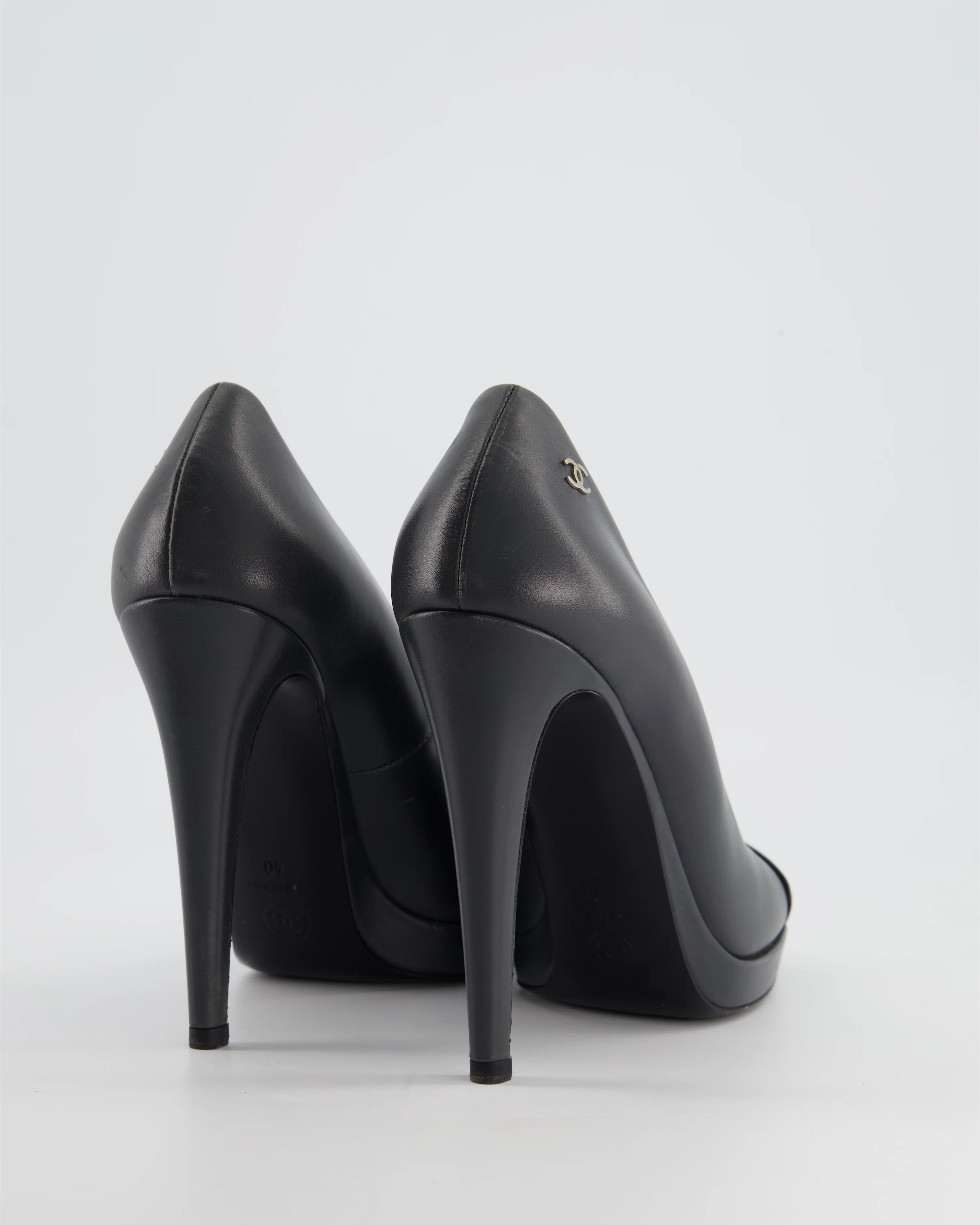 Chanel Charcoal Round Toe Heels with Silver CC Logo Detail Size EU 40 - Image 3