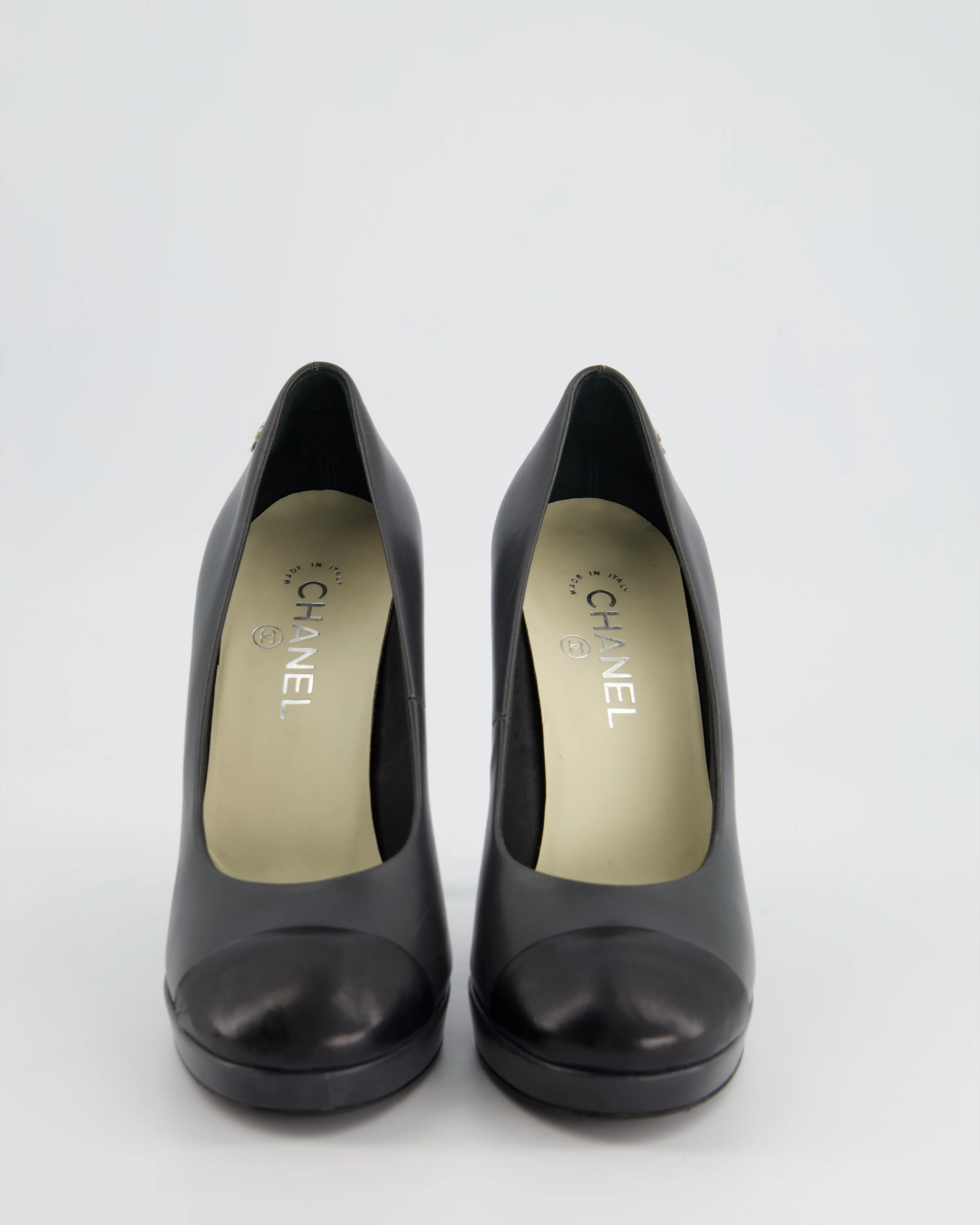 Chanel Charcoal Round Toe Heels with Silver CC Logo Detail Size EU 40 - Image 4