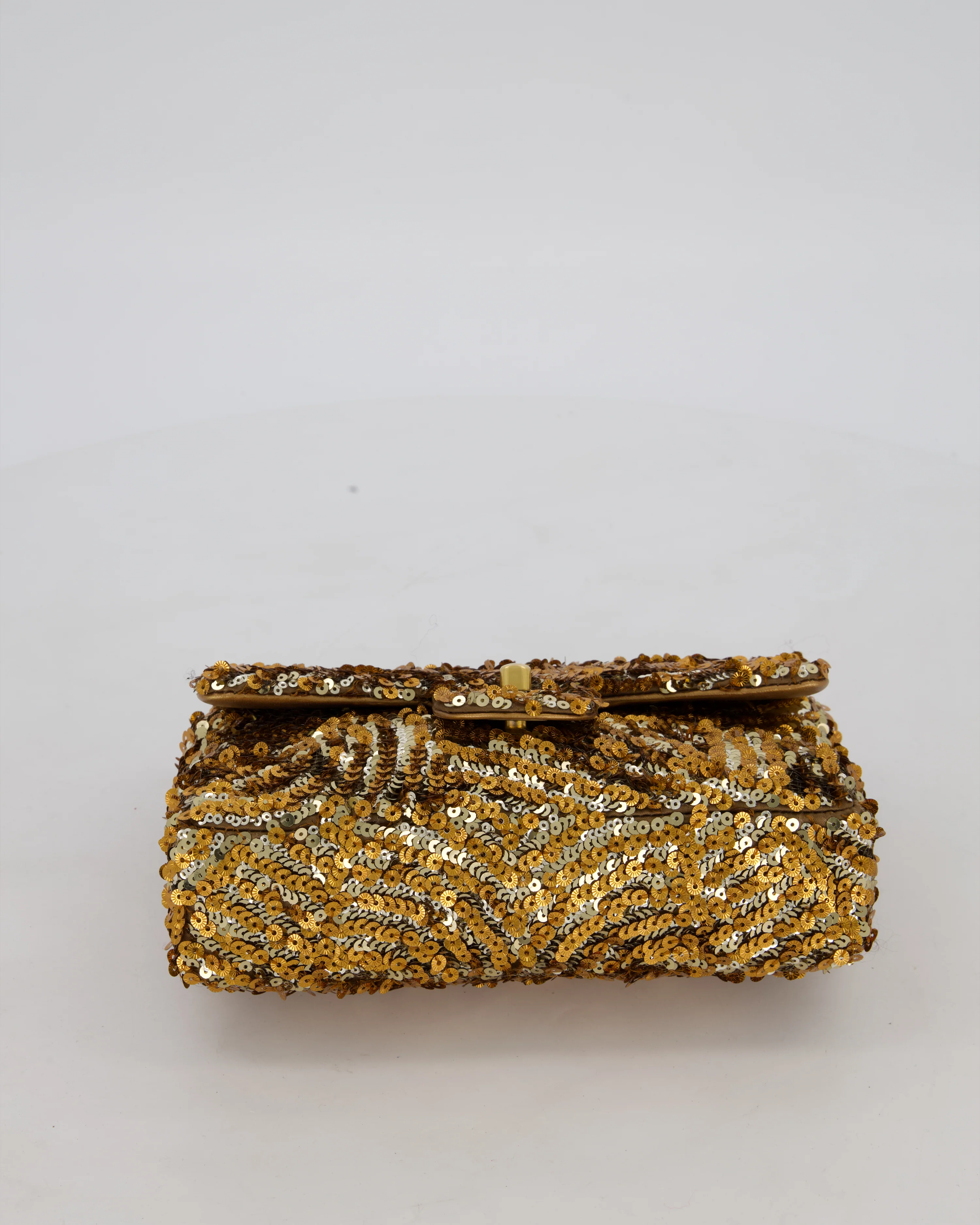 Chanel Classic Single Flap Bag in Metallic Gold and Silver Sequin with Gold Hardware - Image 16