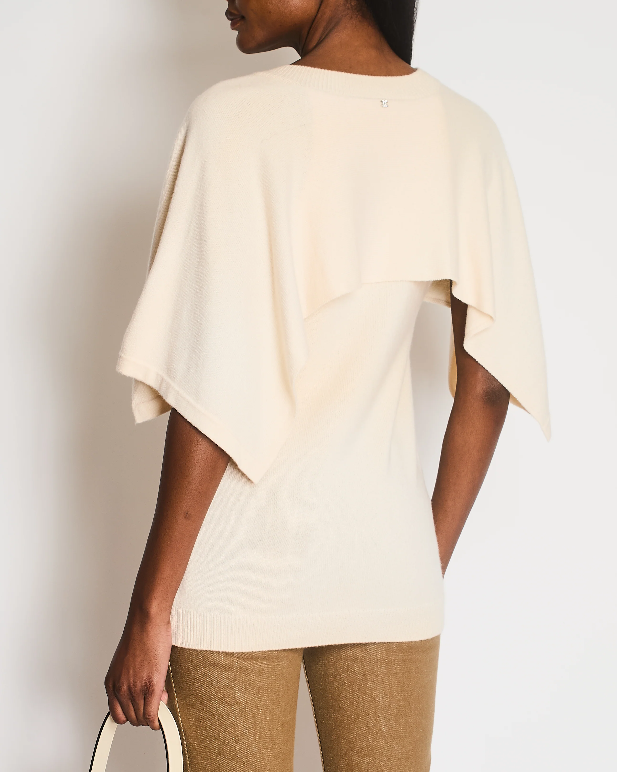 Chanel Cream Cashmere Short-Sleeved V-Neck Jumper with Front Pockets and Back Crystal CC Logo Detail Size FR 34 (UK 6) - Image 3