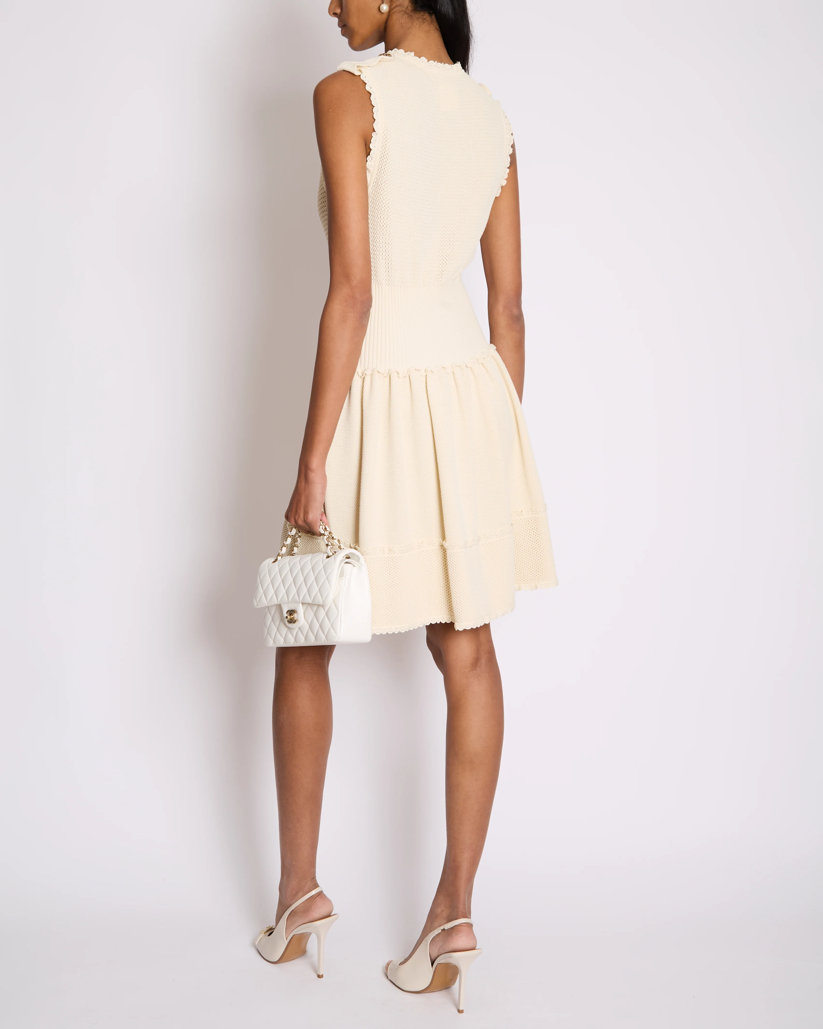 Chanel Cream Knit Sleeveless Mini Dress with Gold CC Logo Detail Size FR 38 (UK 10) - Image 2