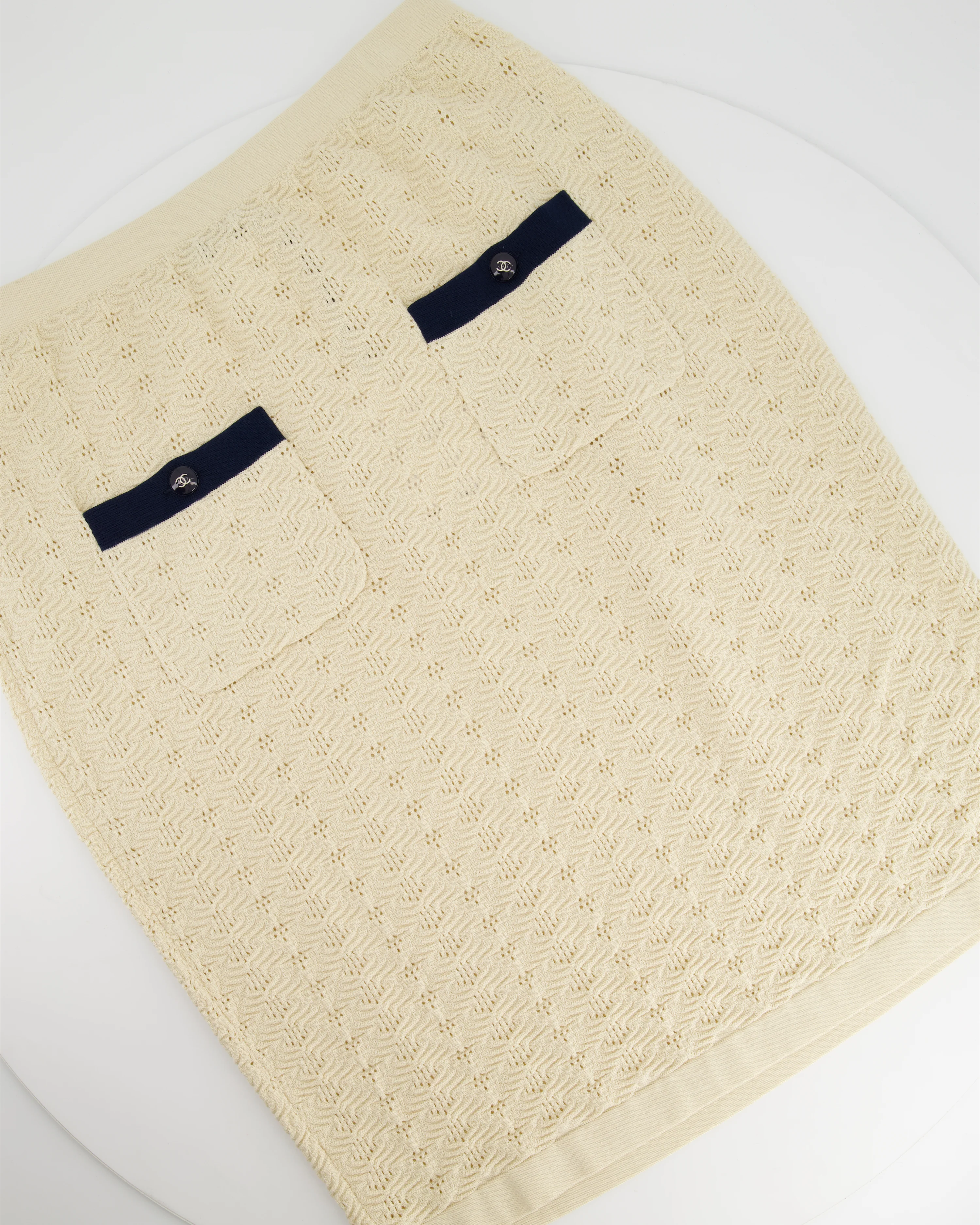 Chanel Cream Knitted Midi Skirt with Navy Pocket Detail Size FR 42 (UK 14) - Image 8