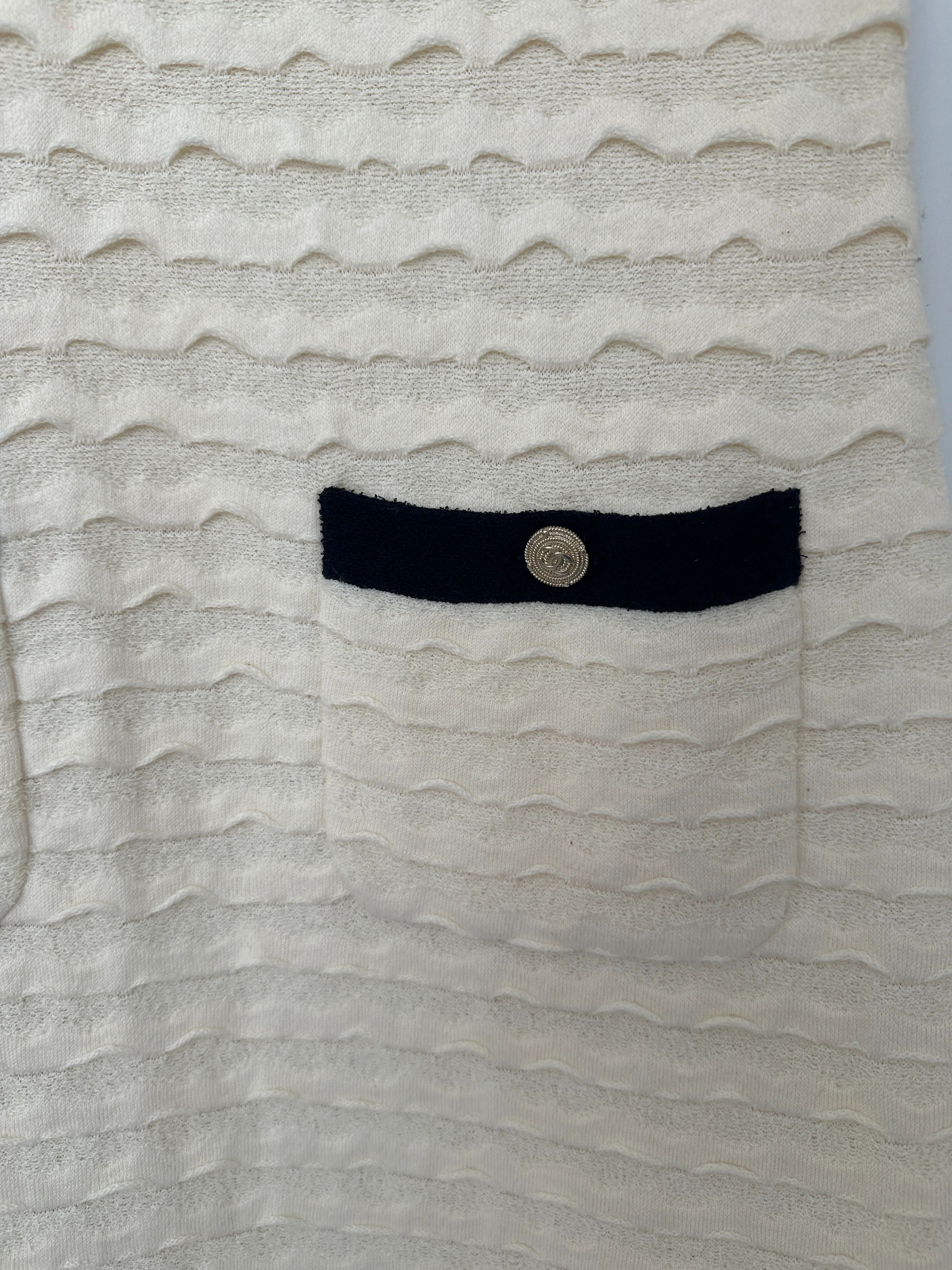 Chanel Cream Sleeveless Midi Dress with Navy Hem and Pocket Detail Size FR 34 (UK 6) - Image 11