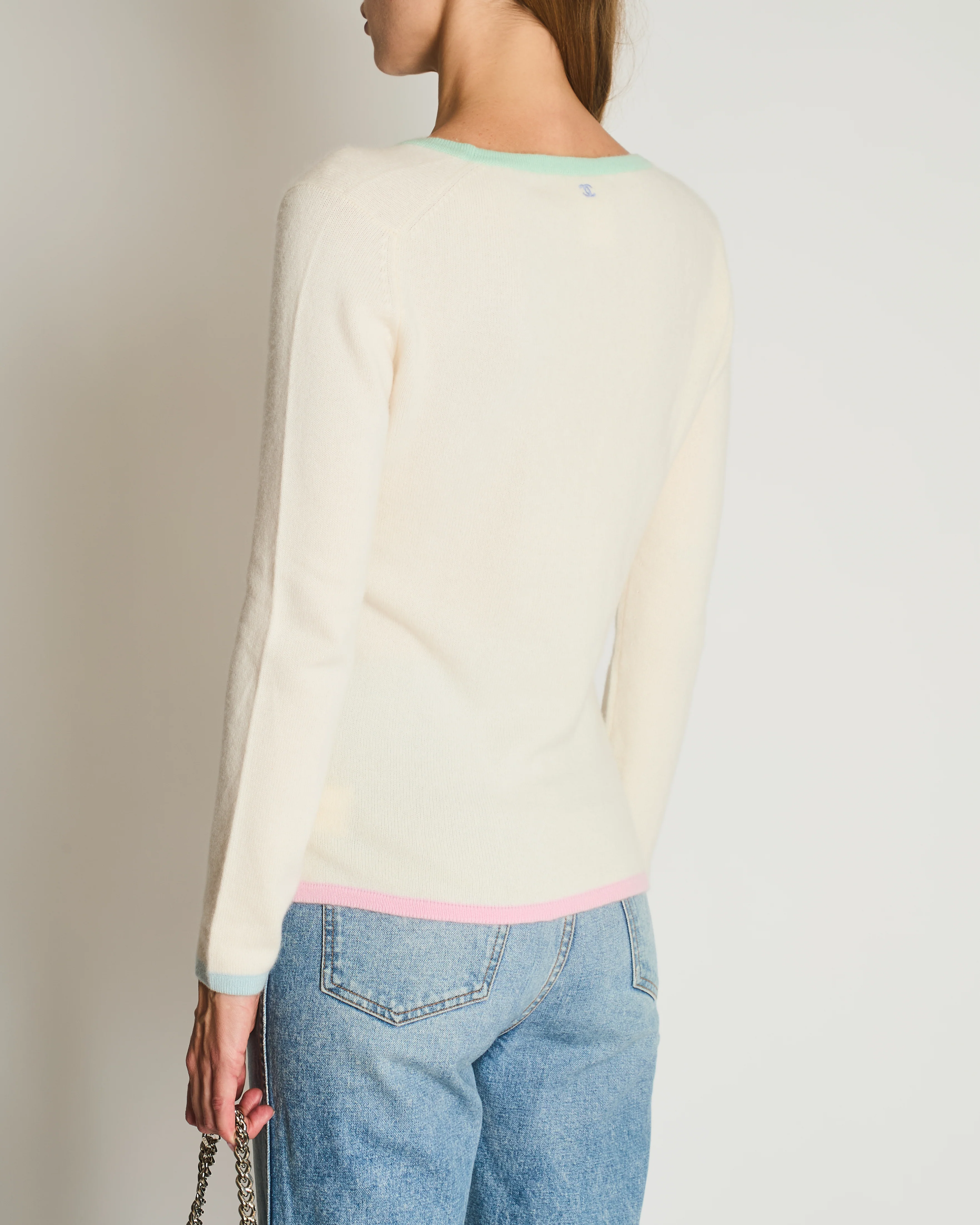 Chanel Cruise 1998 Cream and Pastel Multicolour Cashmere Jumper with Back CC Logo Detail Size FR 42 (UK 14) - Image 2