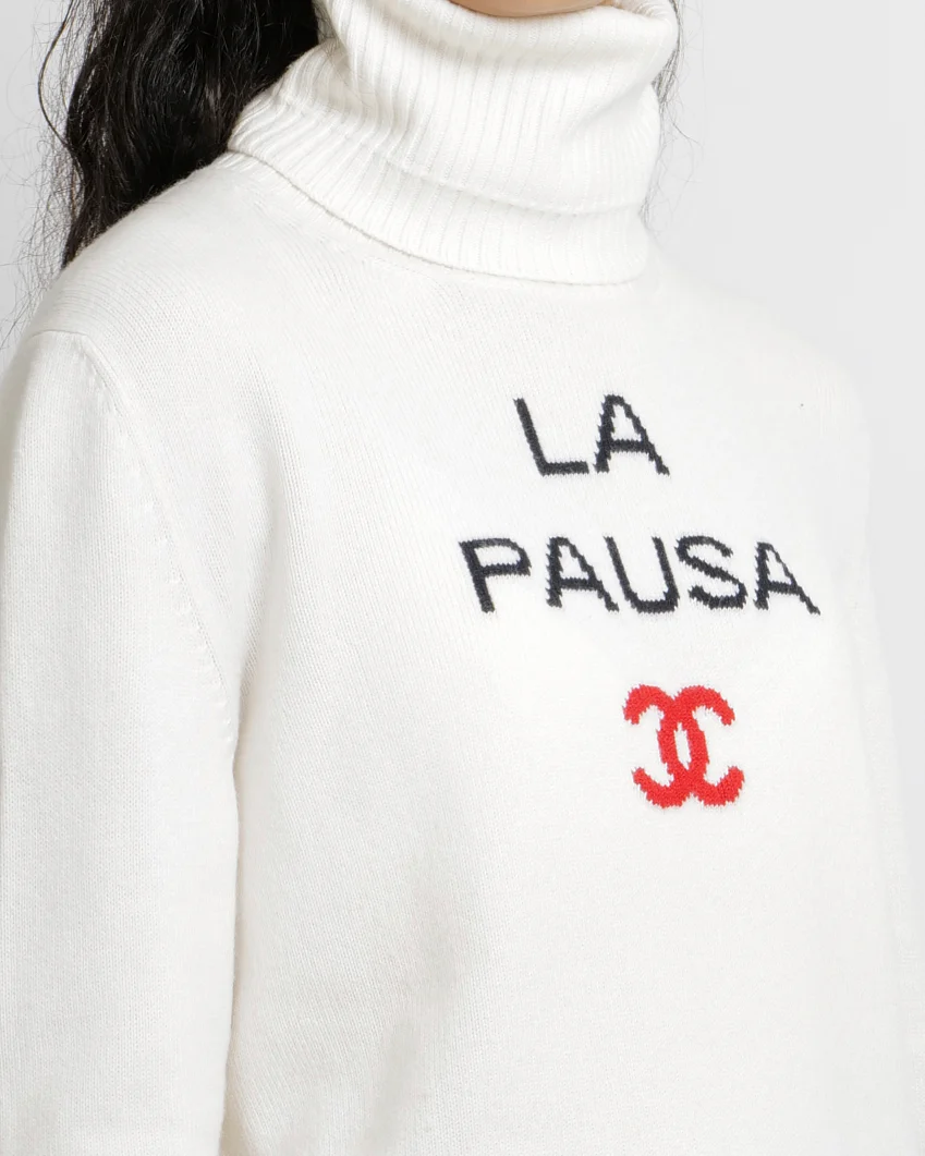 Chanel Cruise 2019 White Cashmere La Pausa High-Neck Jumper with Black Logo Print and Red CC Logo Size FR 40 (UK 12) - Image 2