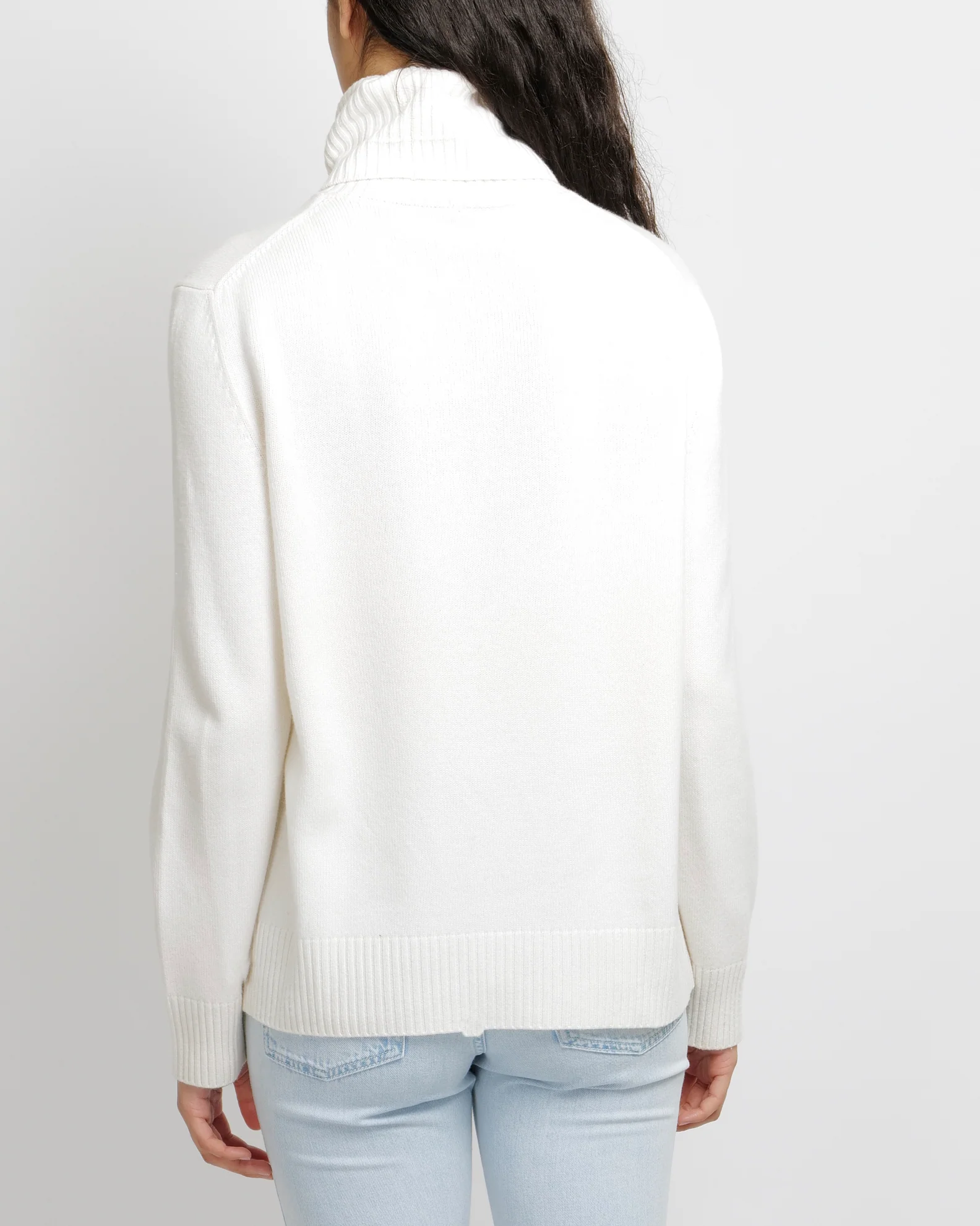 Chanel Cruise 2019 White Cashmere La Pausa High-Neck Jumper with Black Logo Print and Red CC Logo Size FR 40 (UK 12) - Image 5