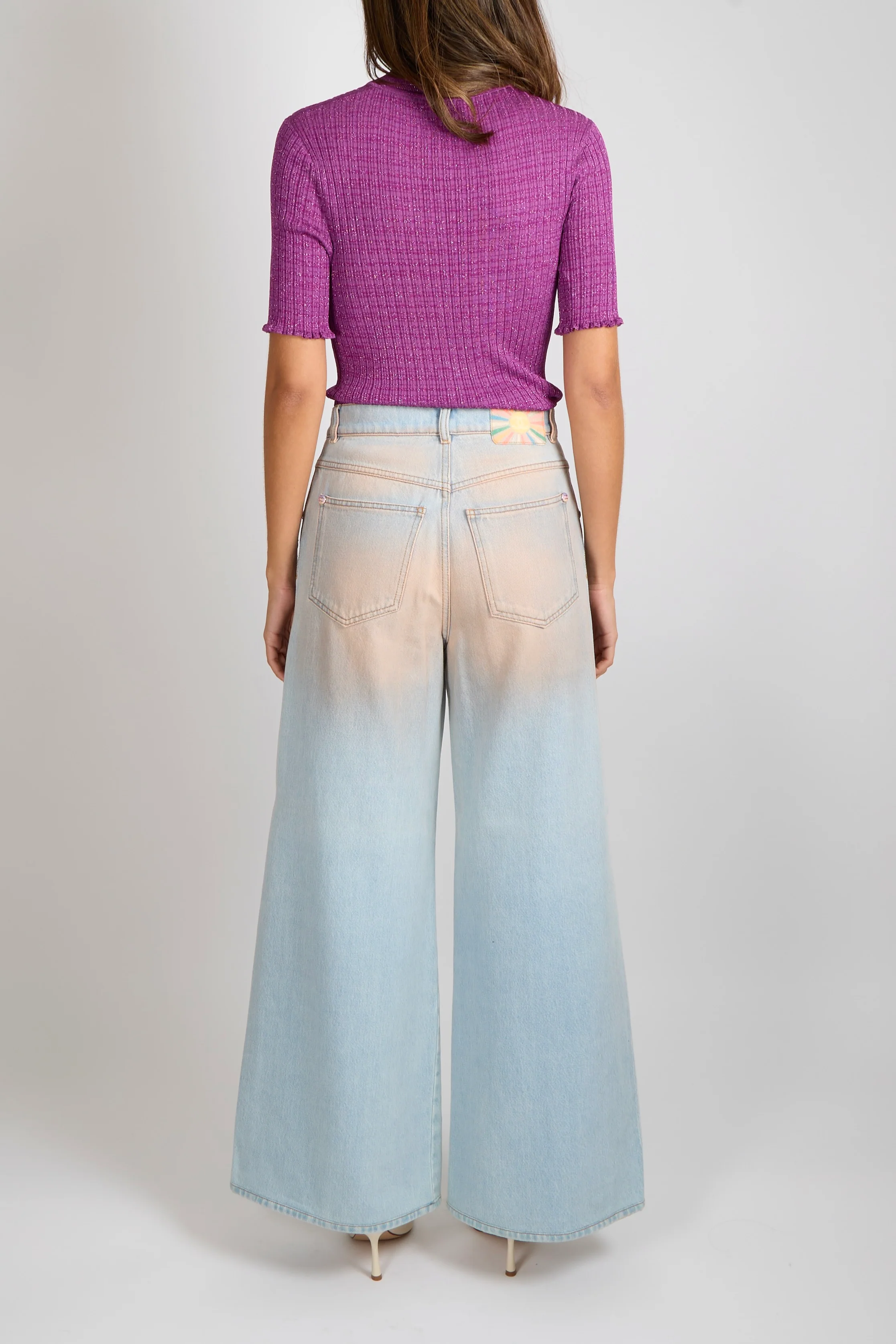 Chanel Cruise 2023 Light Blue Wide-Leg Jeans with Pink Gradient Wash Effect and Rainbow Crystal CC Logo Button Detail Size FR 36 (UK 8) - Image 4