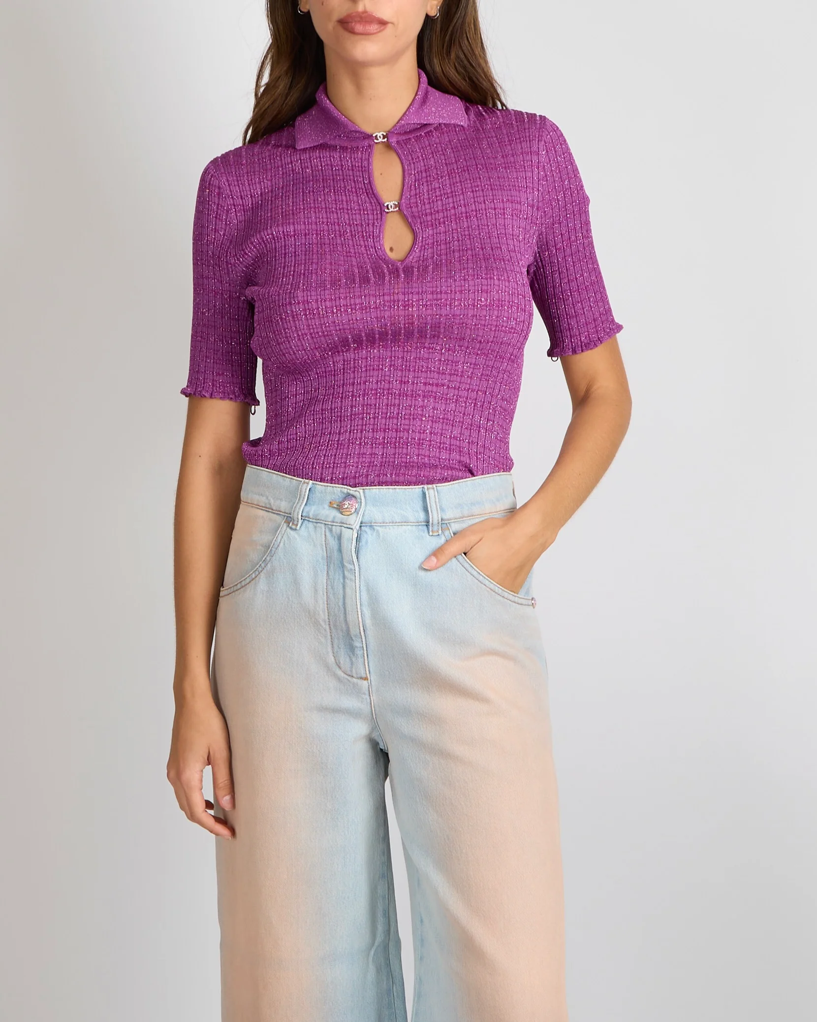 Chanel Cruise 2023 Light Blue Wide-Leg Jeans with Pink Gradient Wash Effect and Rainbow Crystal CC Logo Button Detail Size FR 36 (UK 8) - Image 5
