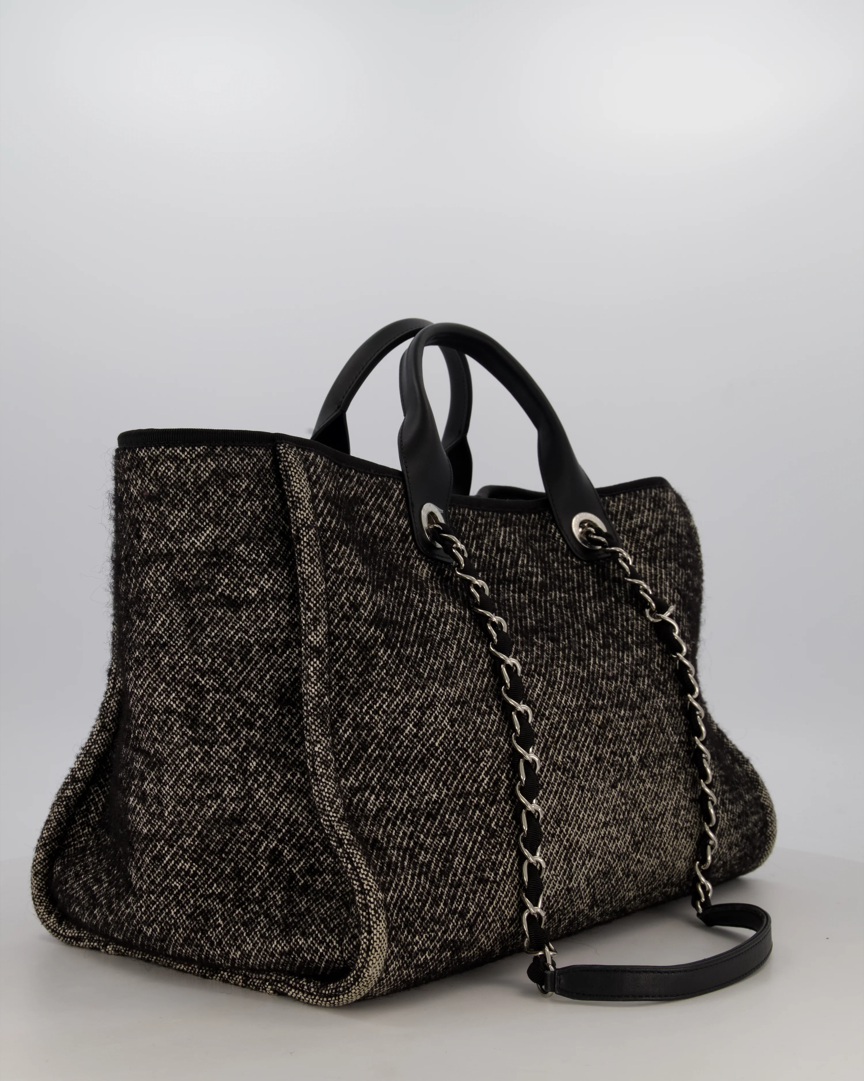 Chanel Large Deauville Tote Bag in Black & White Wool Canvas with Silver Hardware - Image 6