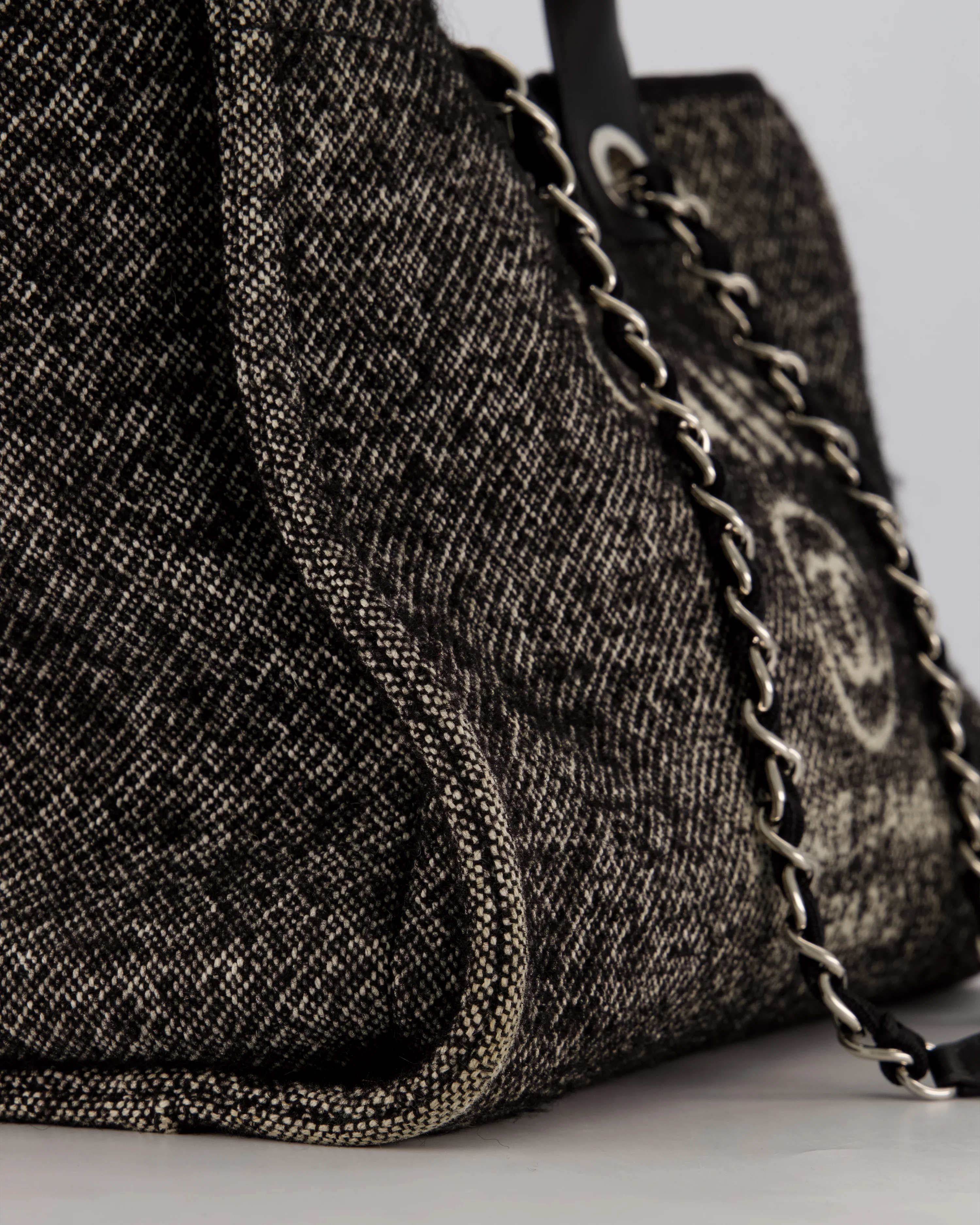 Chanel Large Deauville Tote Bag in Black & White Wool Canvas with Silver Hardware - Image 8
