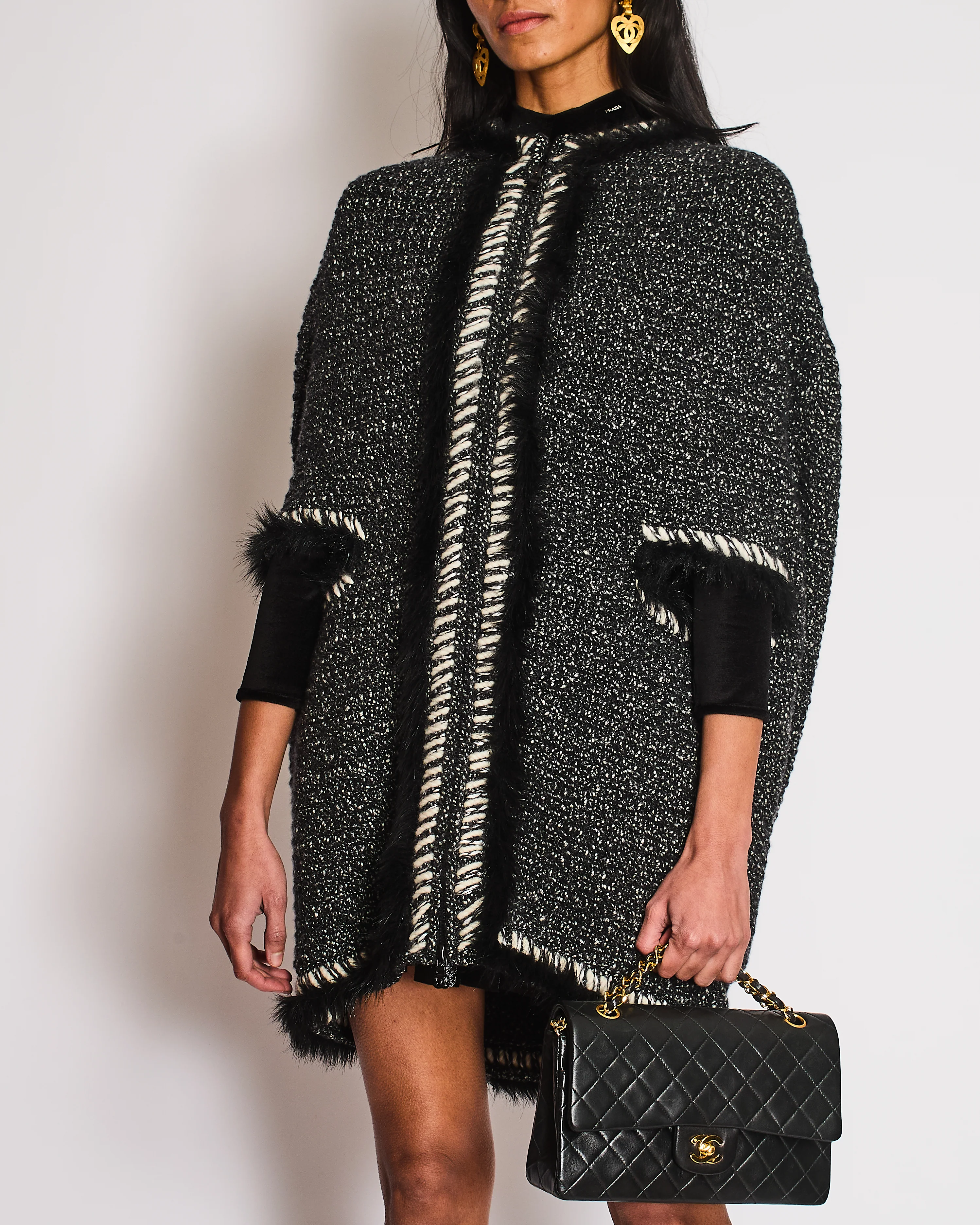 Chanel Fall 2010 Collection Black and White Cashmere Knit Cape with Fur Trimmings Size FR 40 (UK 12) - Image 2