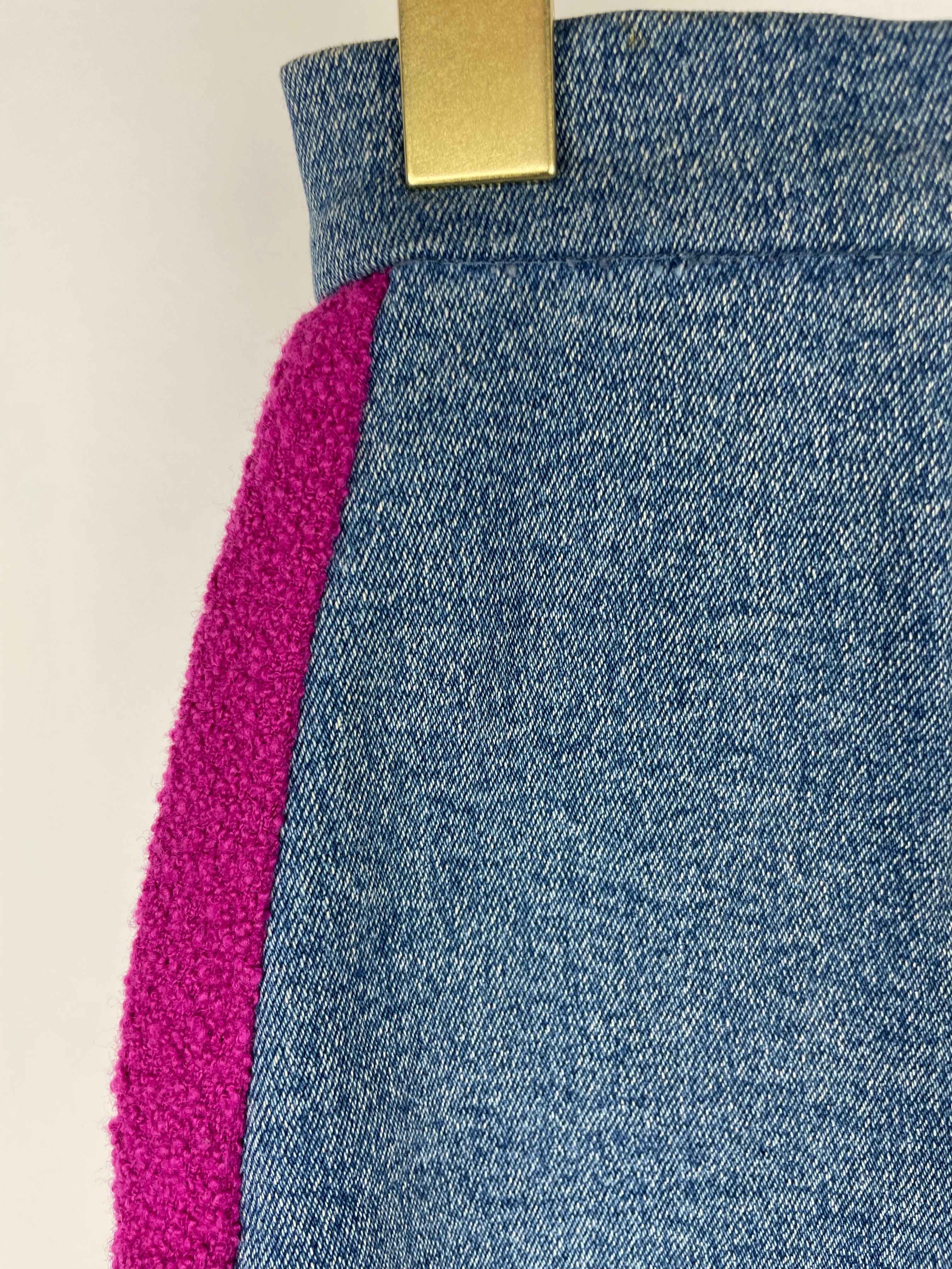 Chanel Fuchsia Pink Tweed Longline Blazer and Mini Skirt Set with Denim Trim & Gold Logo Button Detail Size FR 40 (UK 12) - Image 19