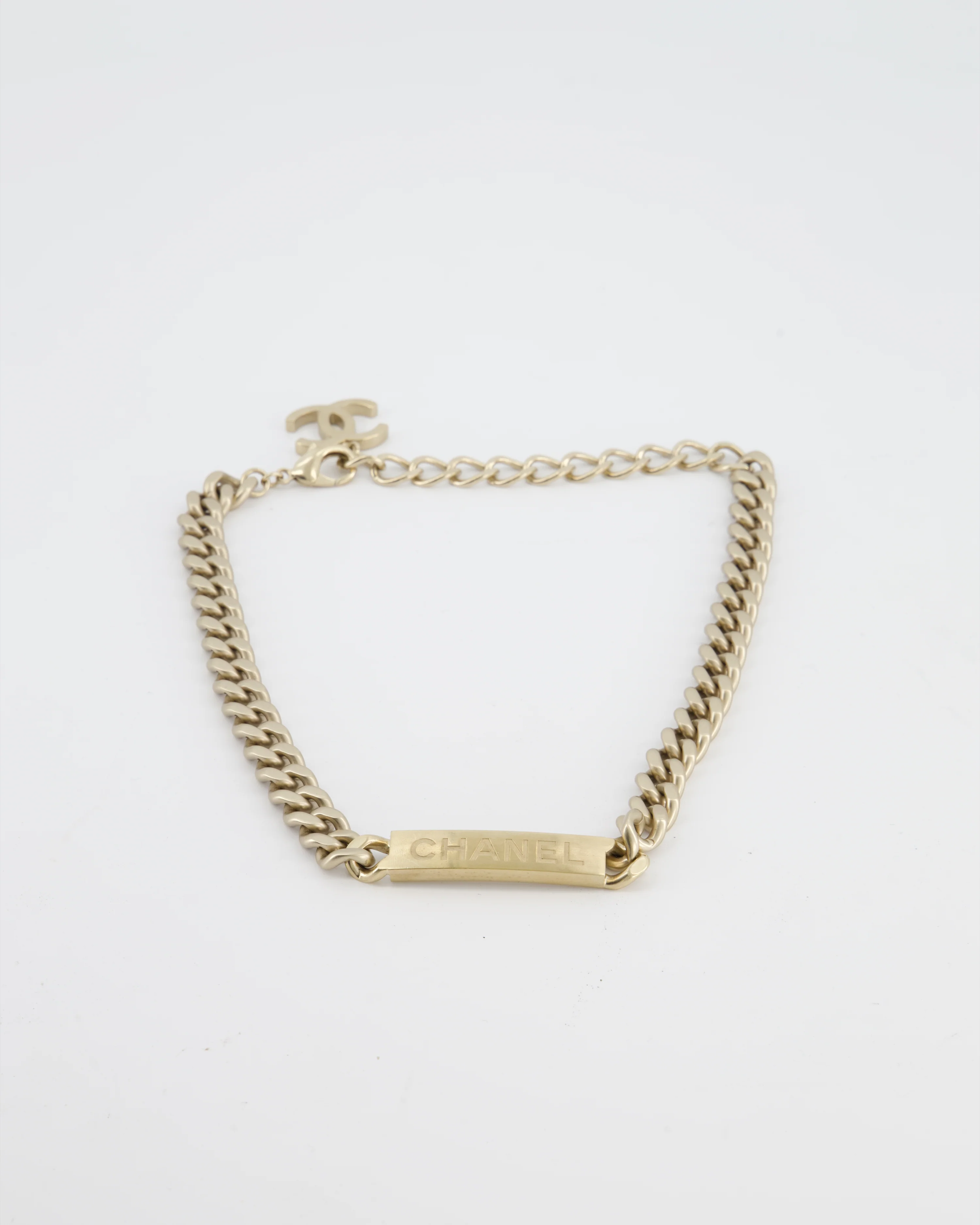 Chanel Gold Curb Link Chain Necklace with Logo Plate and CC Charm - Image 6