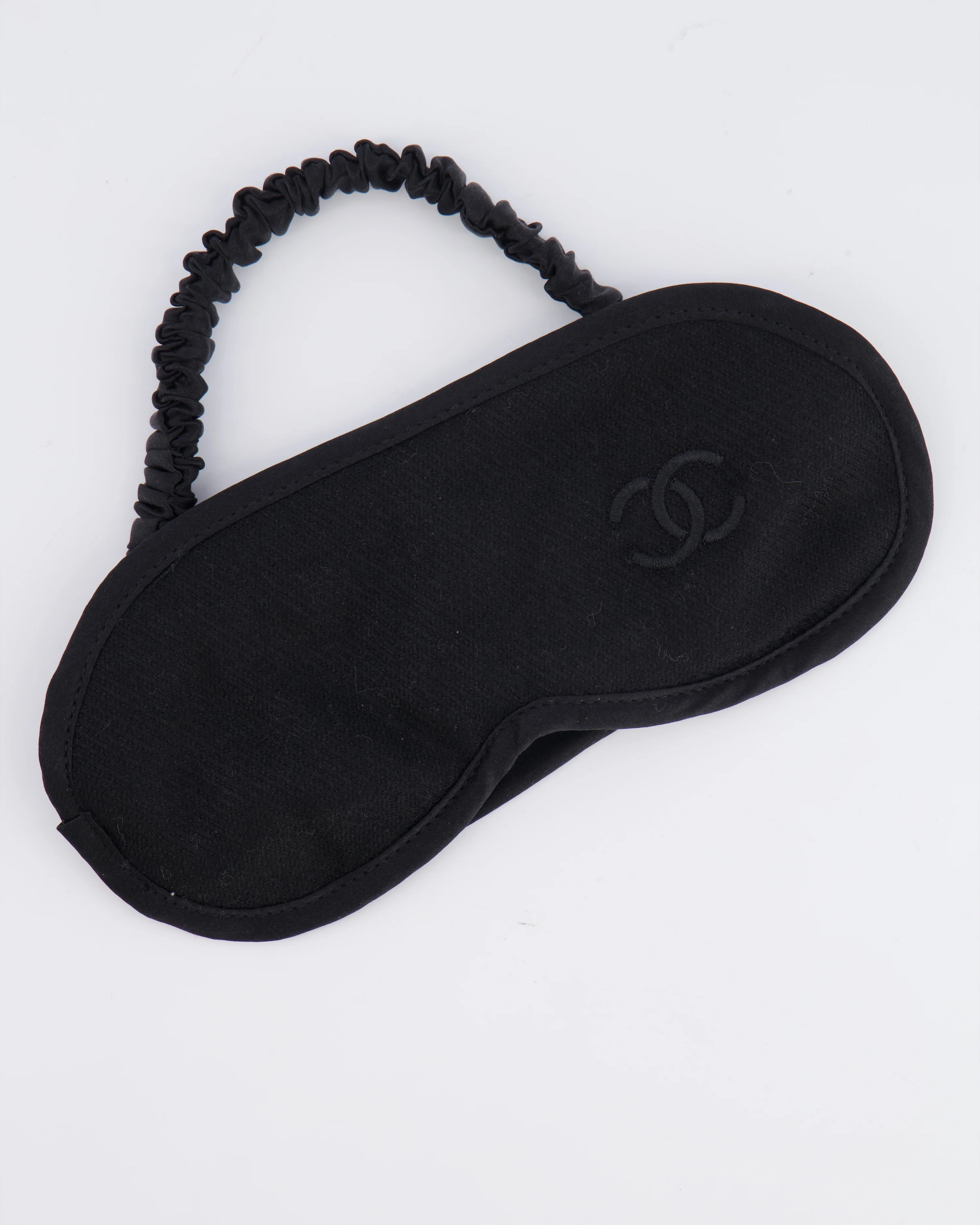 Chanel Grey and Black Wool Blanket, with Pouch and Eye Mask Set with CC Logo Prints - Image 10