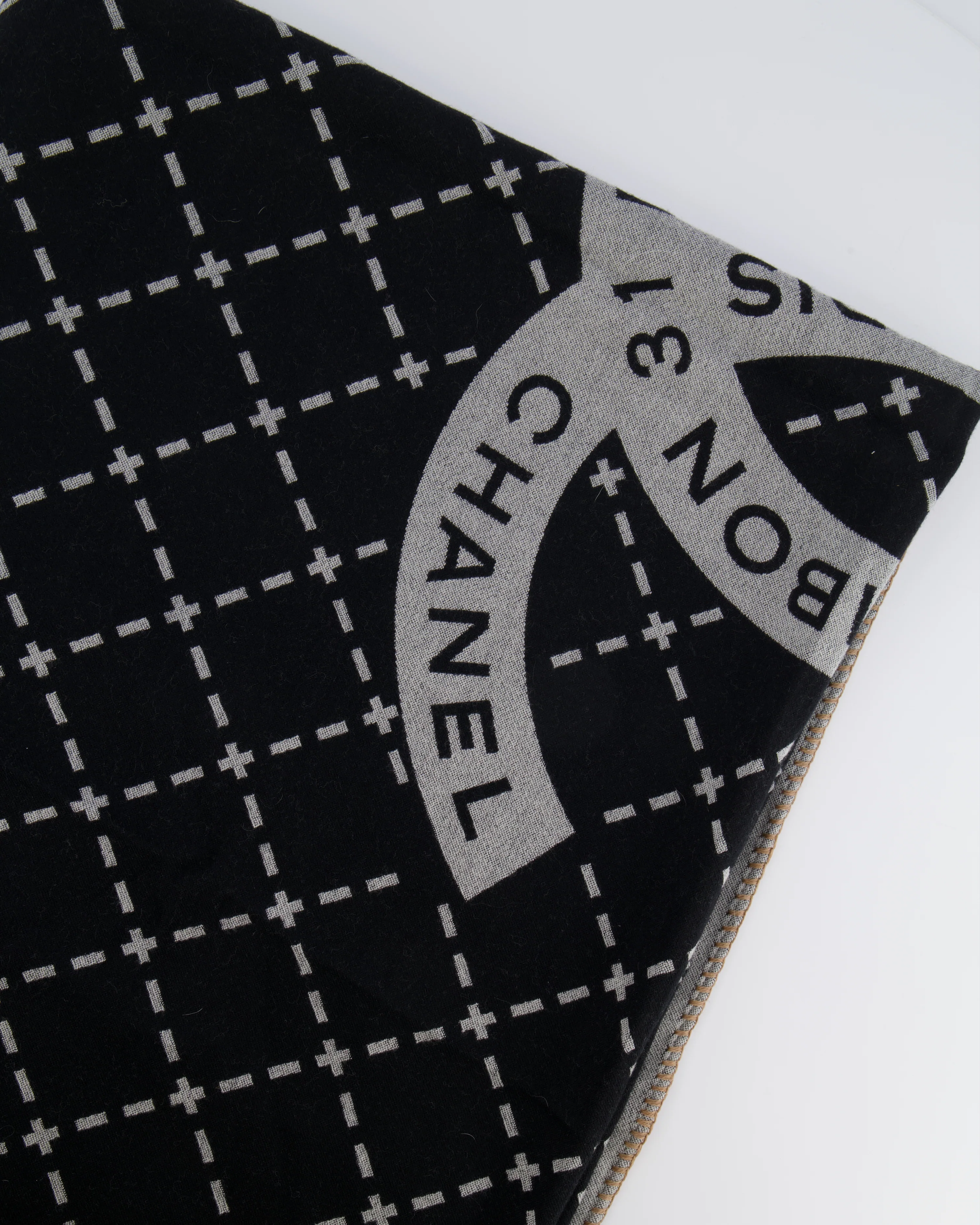 Chanel Grey and Black Wool Blanket, with Pouch and Eye Mask Set with CC Logo Prints - Image 5